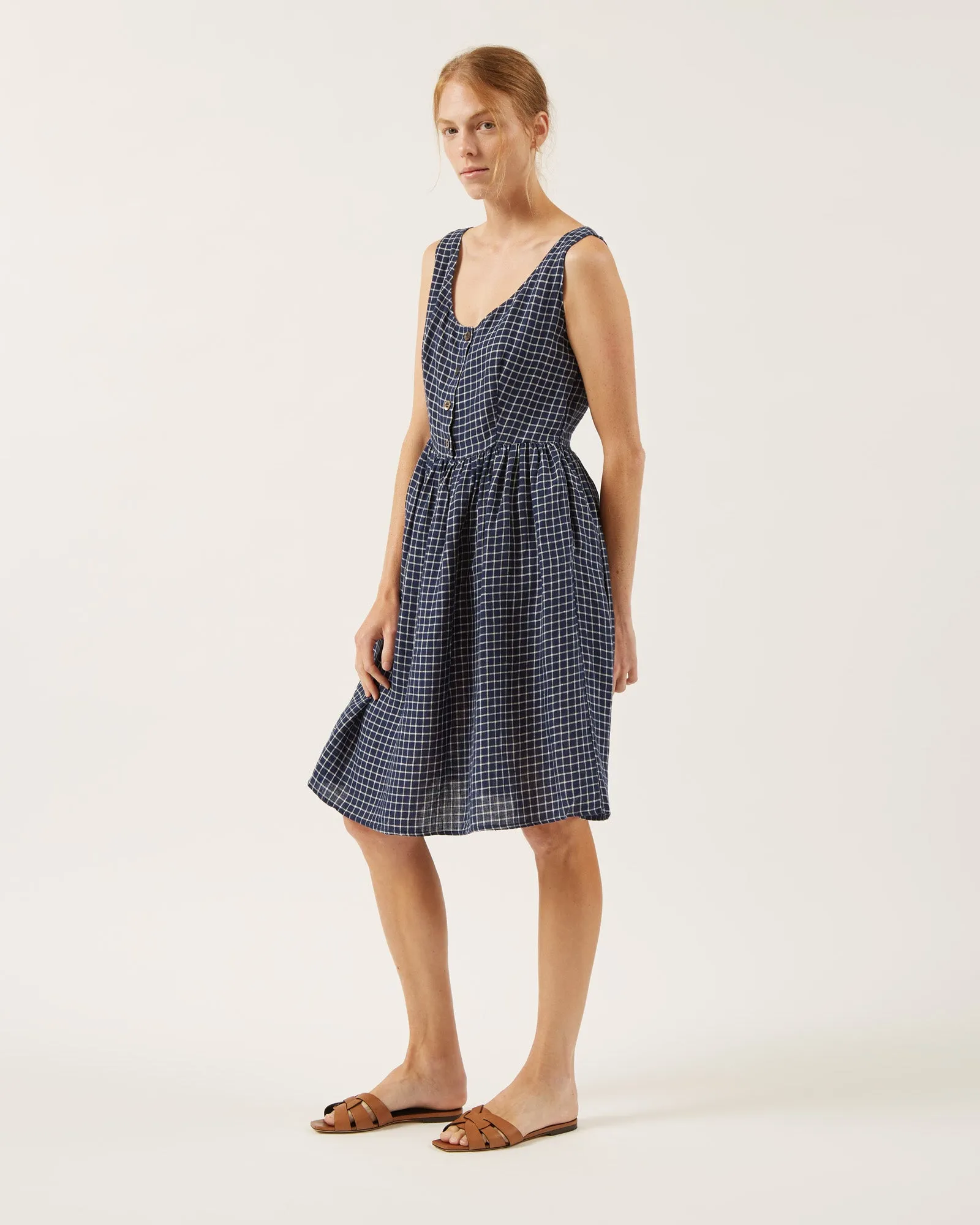 robe en lin CARIMA sold by NAIF