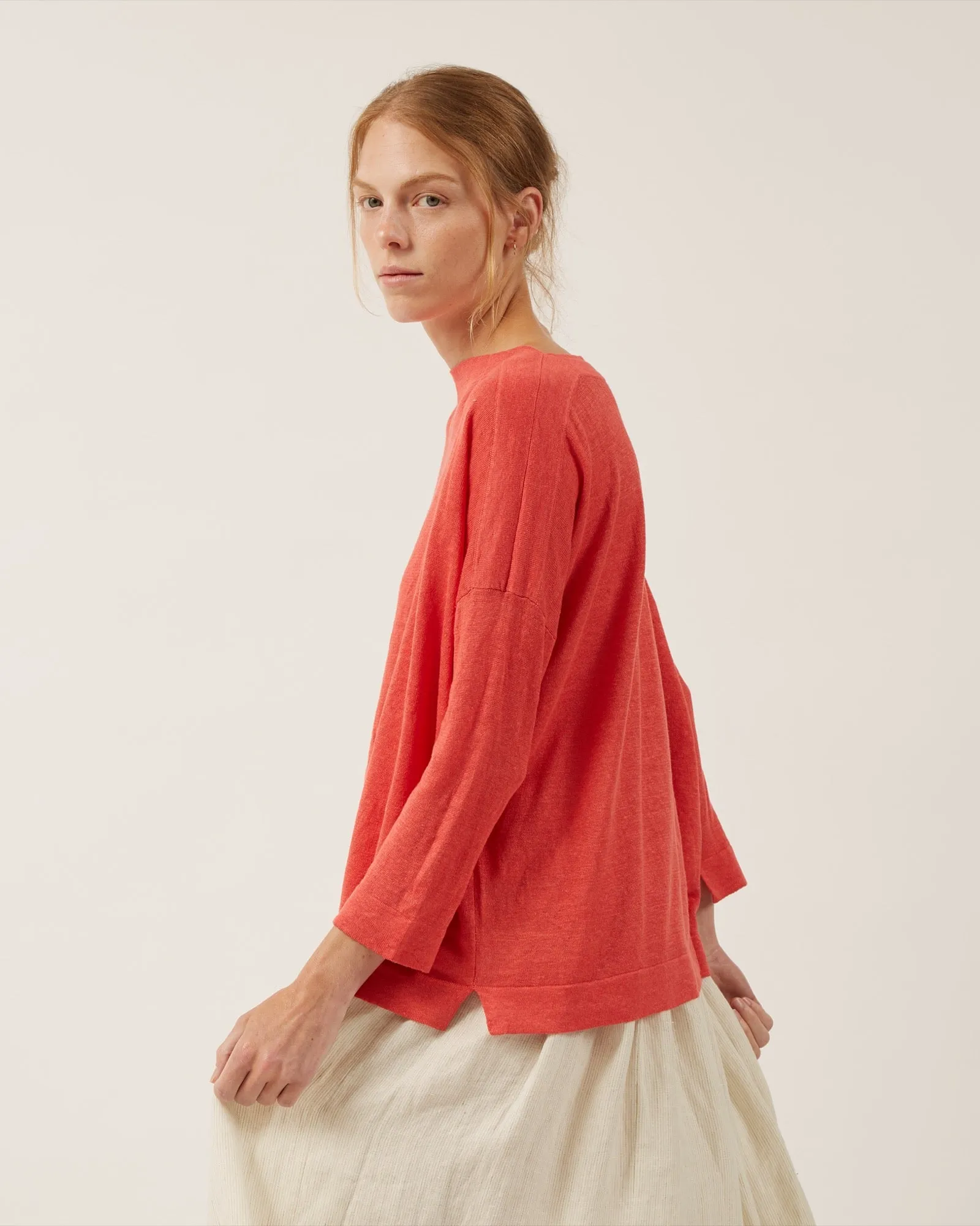 chandail en lin RIKA sold by NAIF product image thumbnail 2