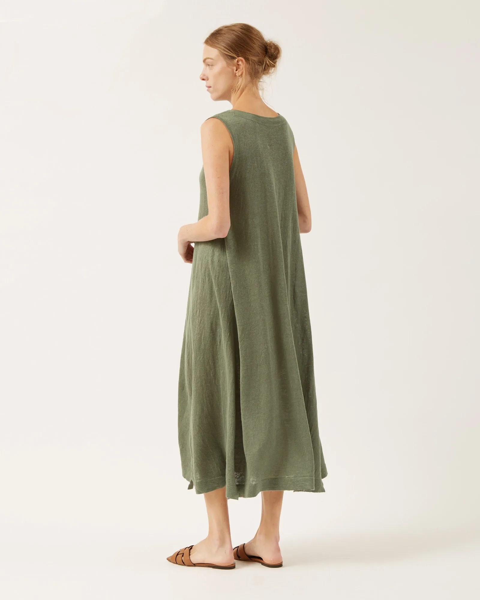 robe en lin ERYA sold by NAIF product image thumbnail 2