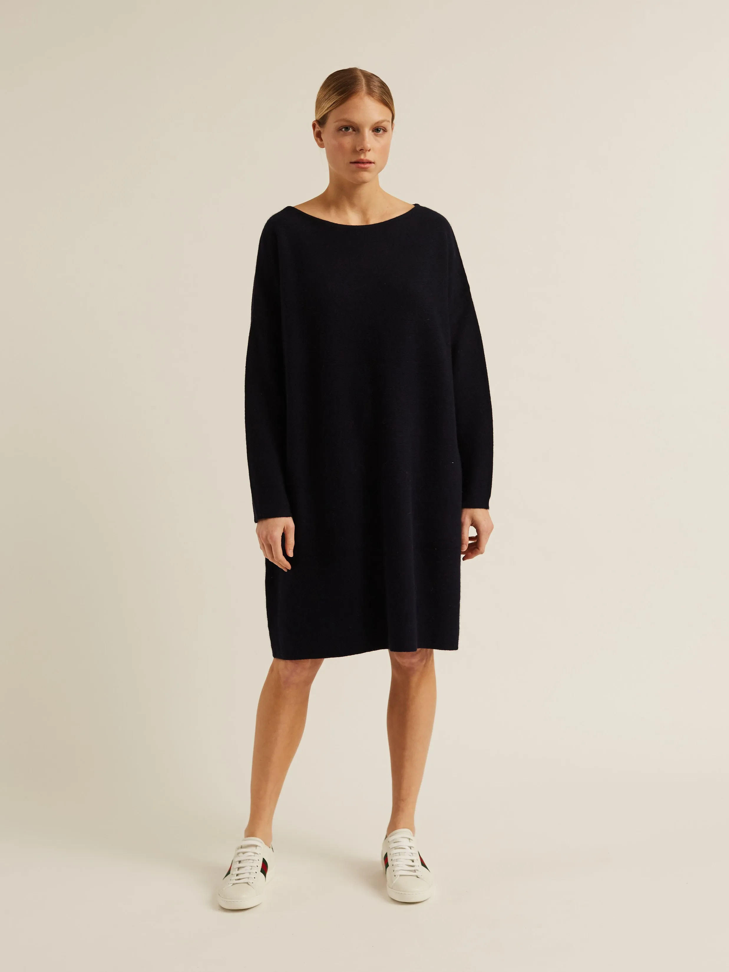 Robe ENTI sold by NAIF