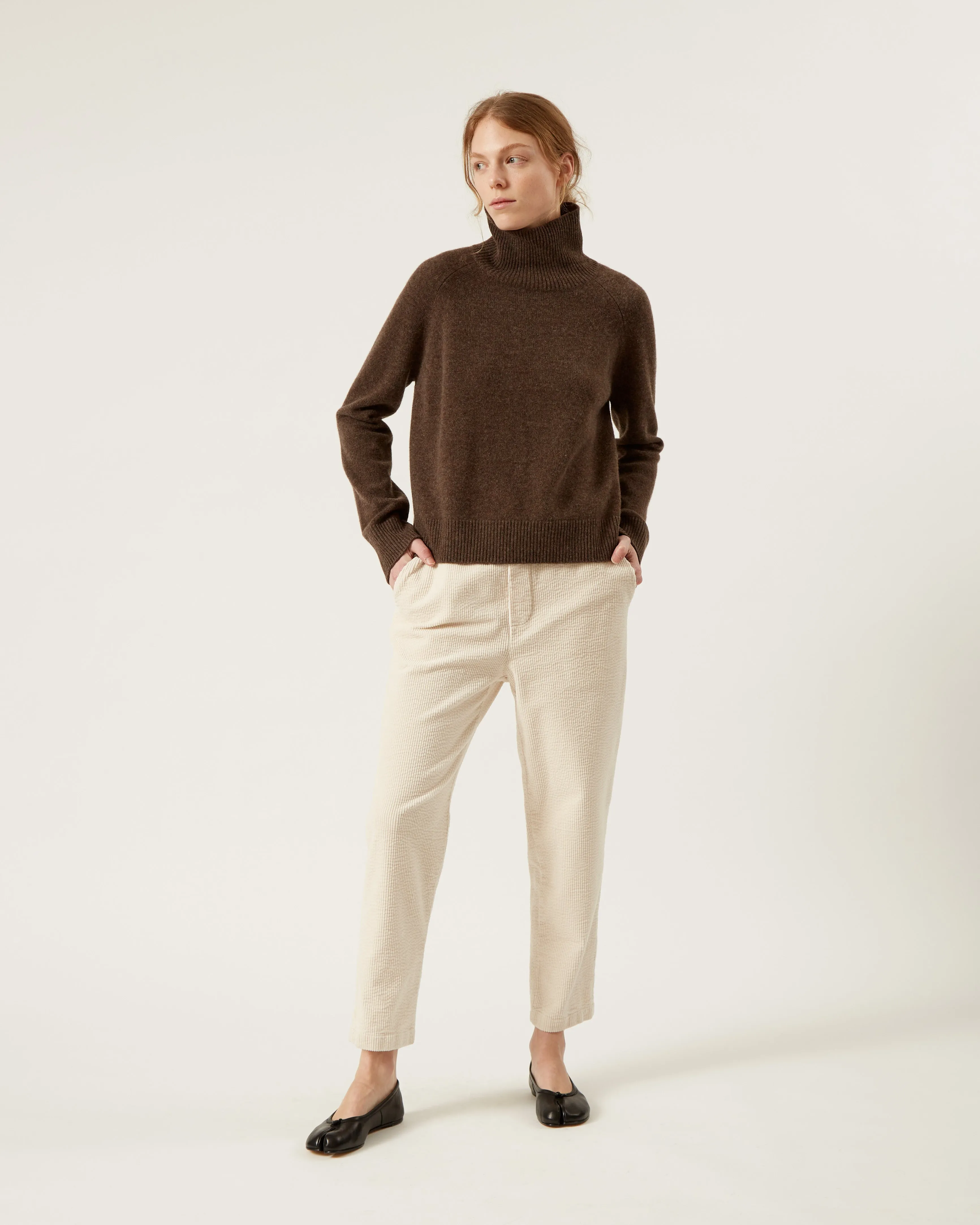 pantalon en corduroy NEXO sold by NAIF product image thumbnail 5