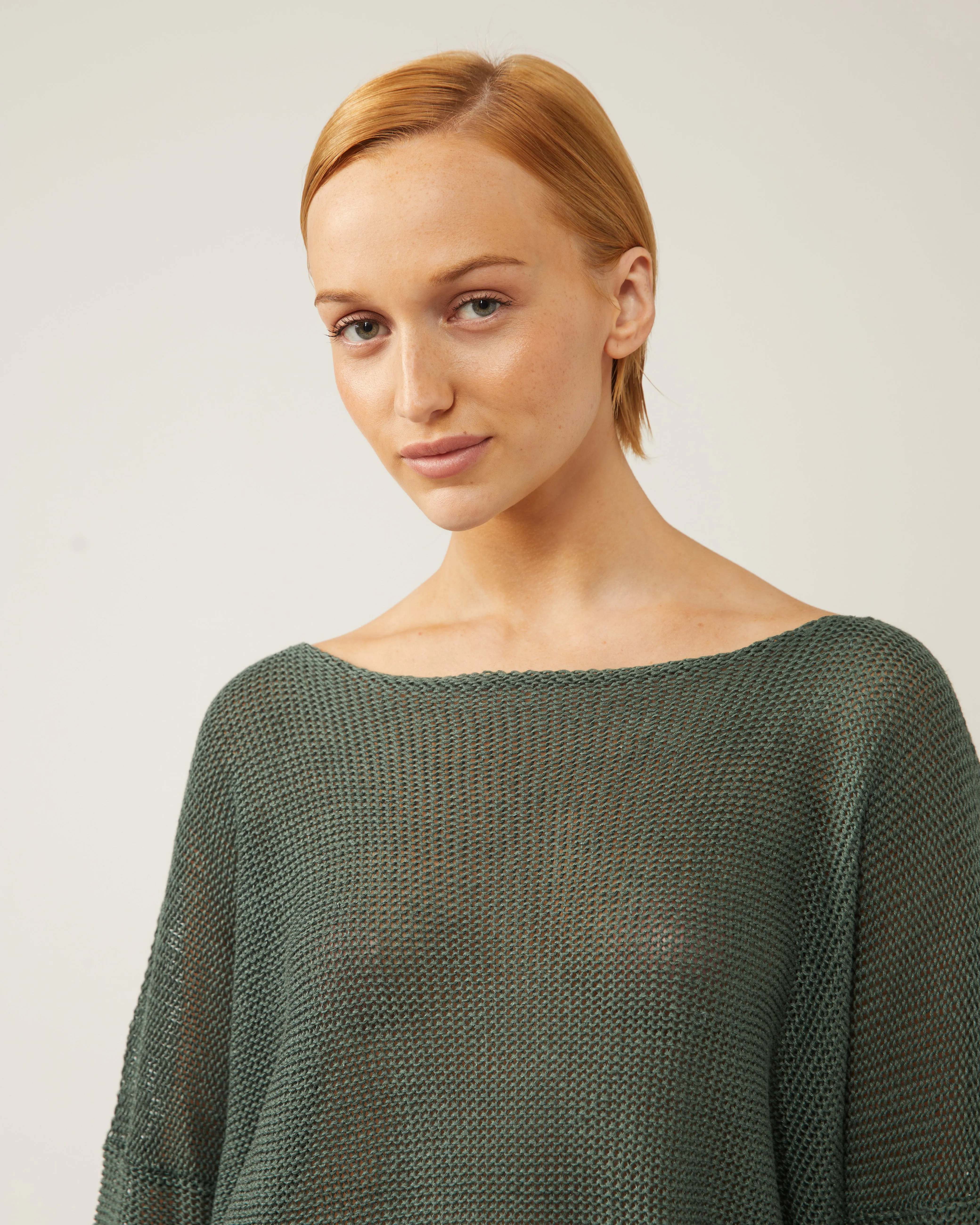 chandail en lin à col bateau et épaules tombantes MARINE sold by NAIF product image thumbnail 2