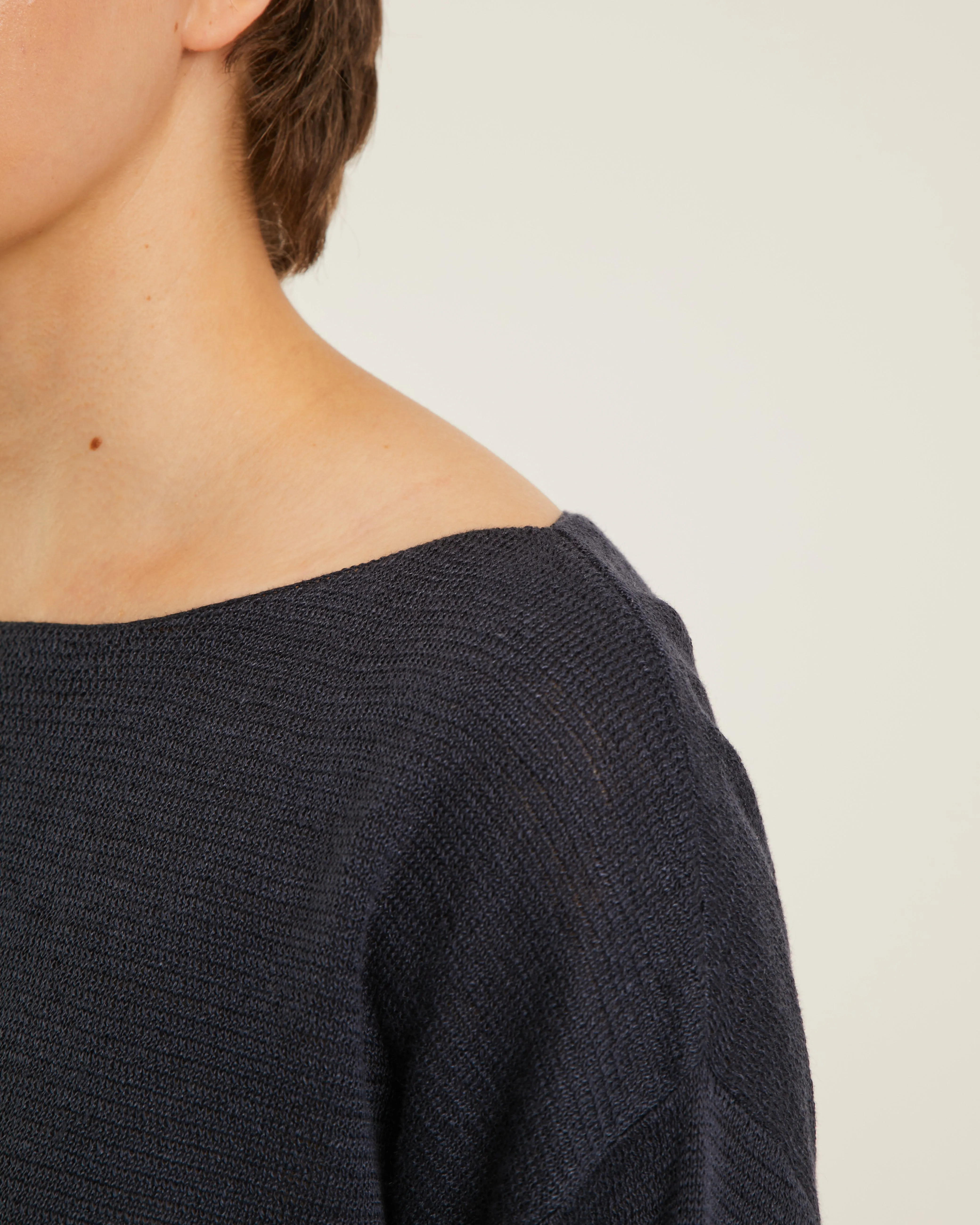 chandail en lin à col bateau DICHEN sold by NAIF product image thumbnail 3