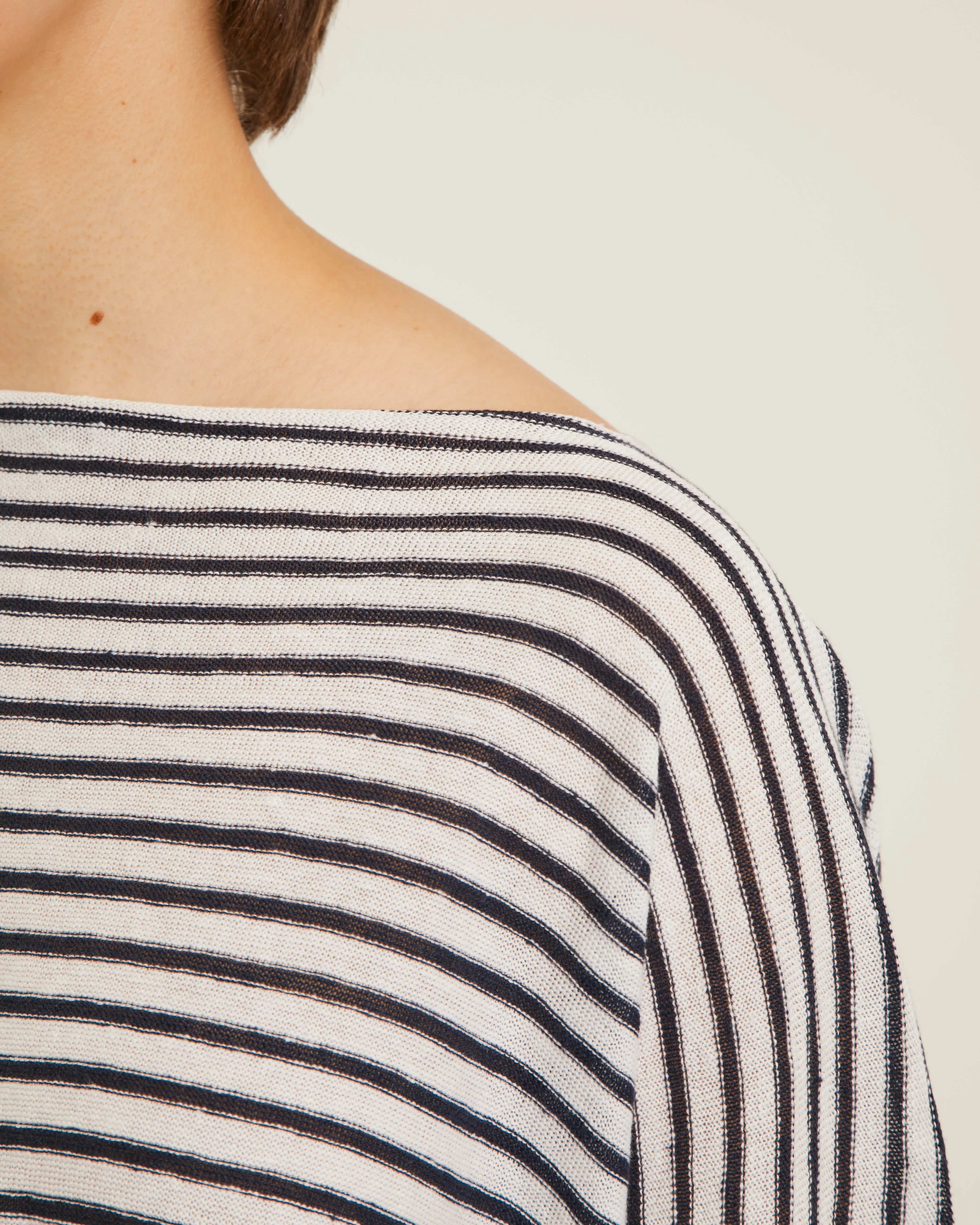 chandail en lin à col bateau ENORA sold by NAIF product image thumbnail 2