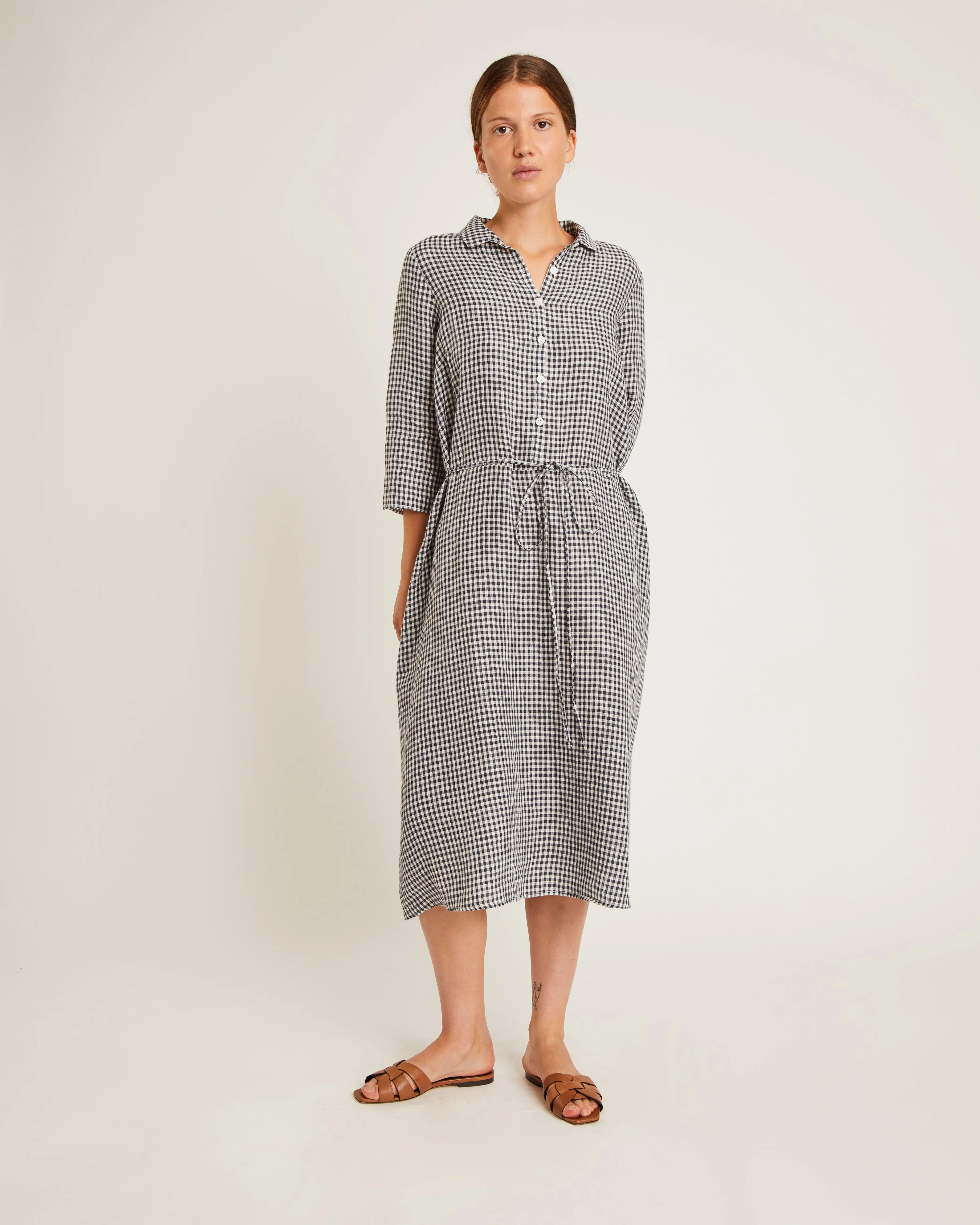 robe en lin lavé DAPHNE sold by NAIF product image thumbnail 4
