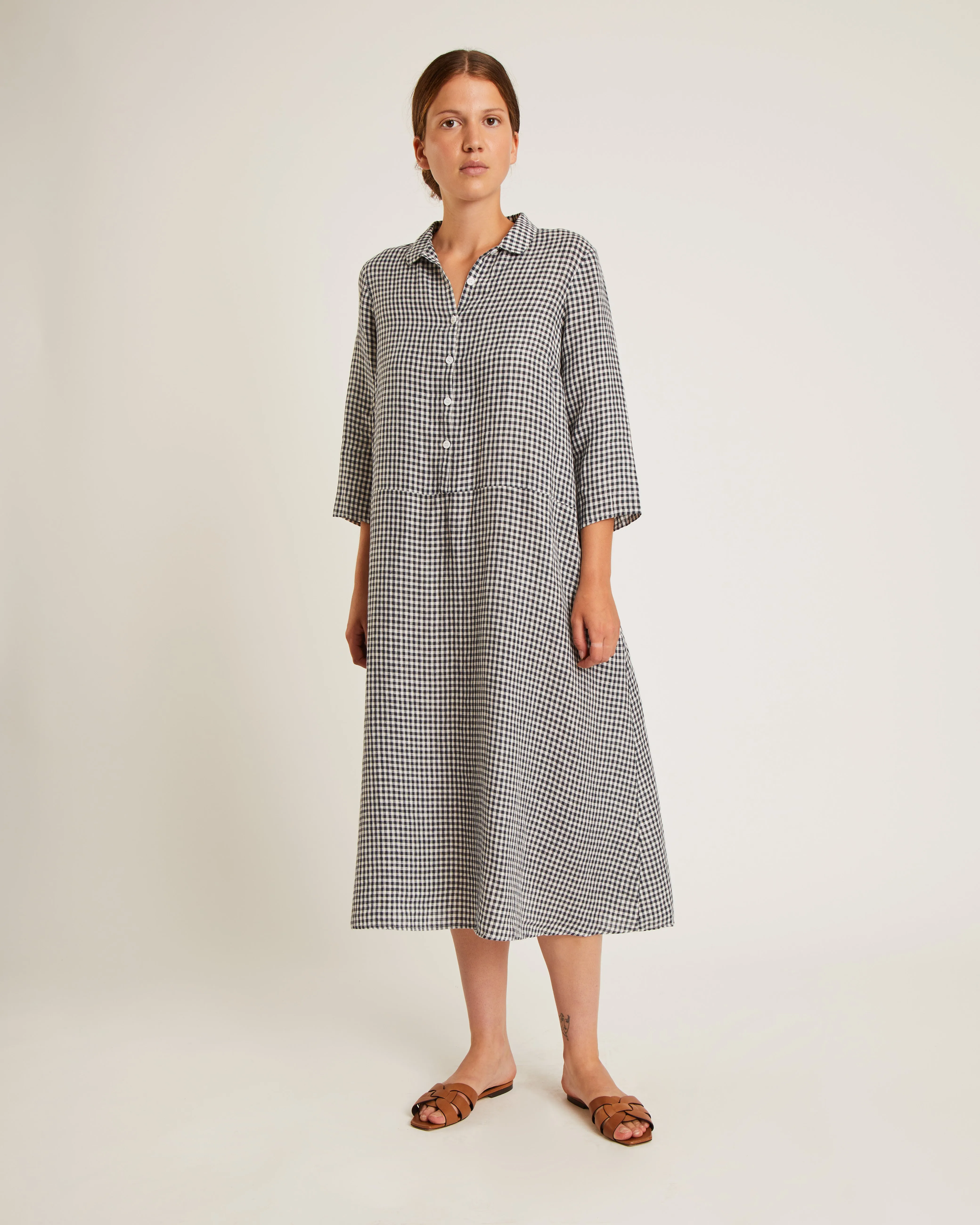 robe en lin lavé DAPHNE sold by NAIF