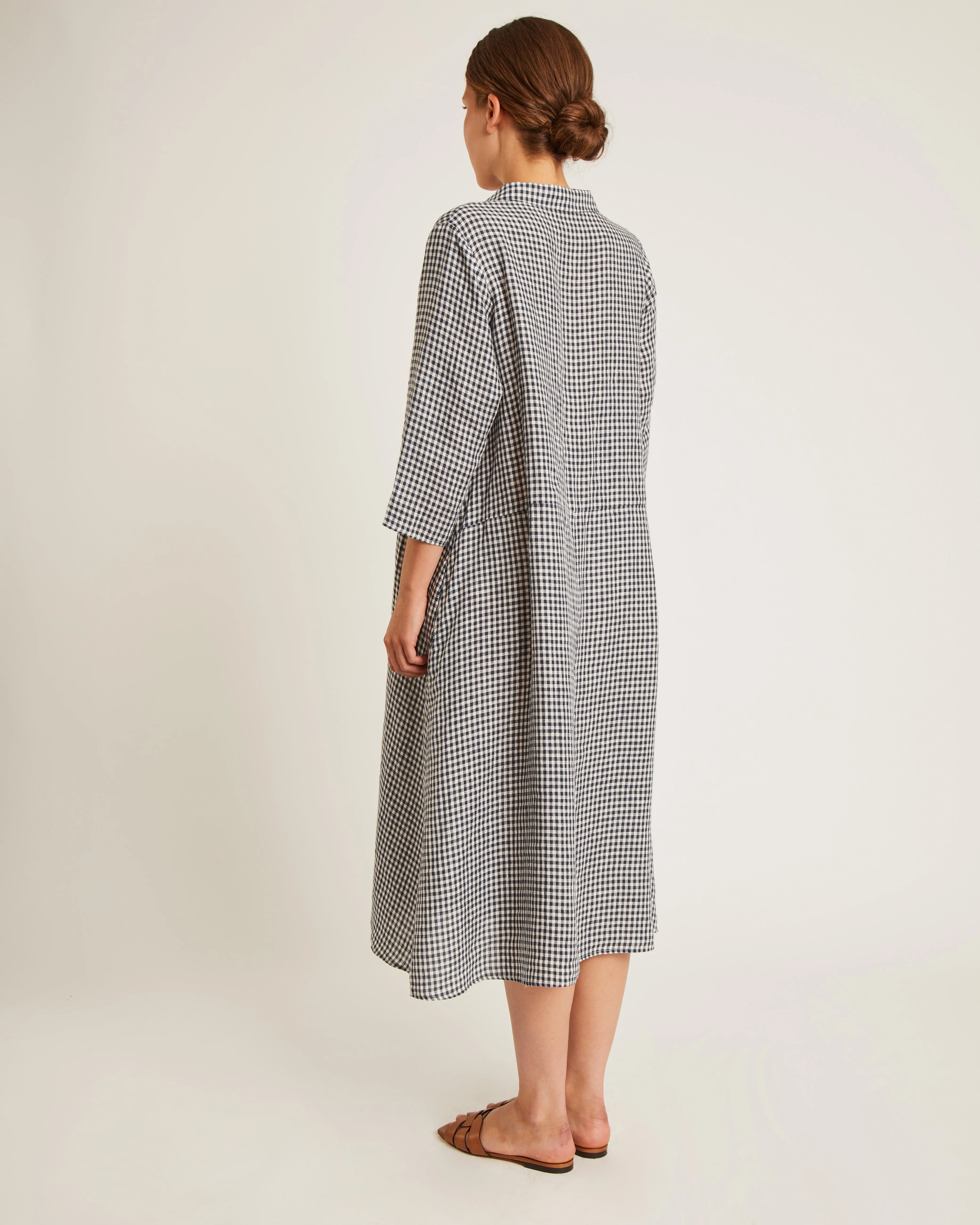 robe en lin lavé DAPHNE sold by NAIF product image thumbnail 2
