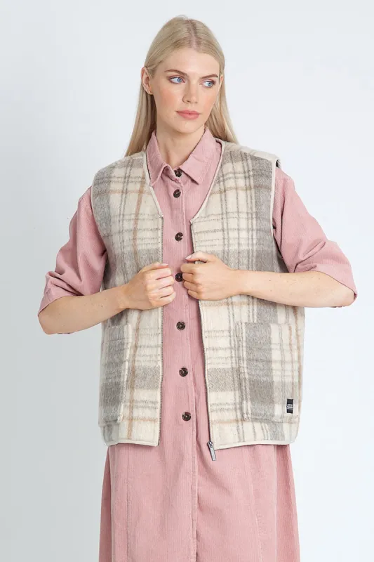 ALPHA GILET sold by NATIVE YOUTH