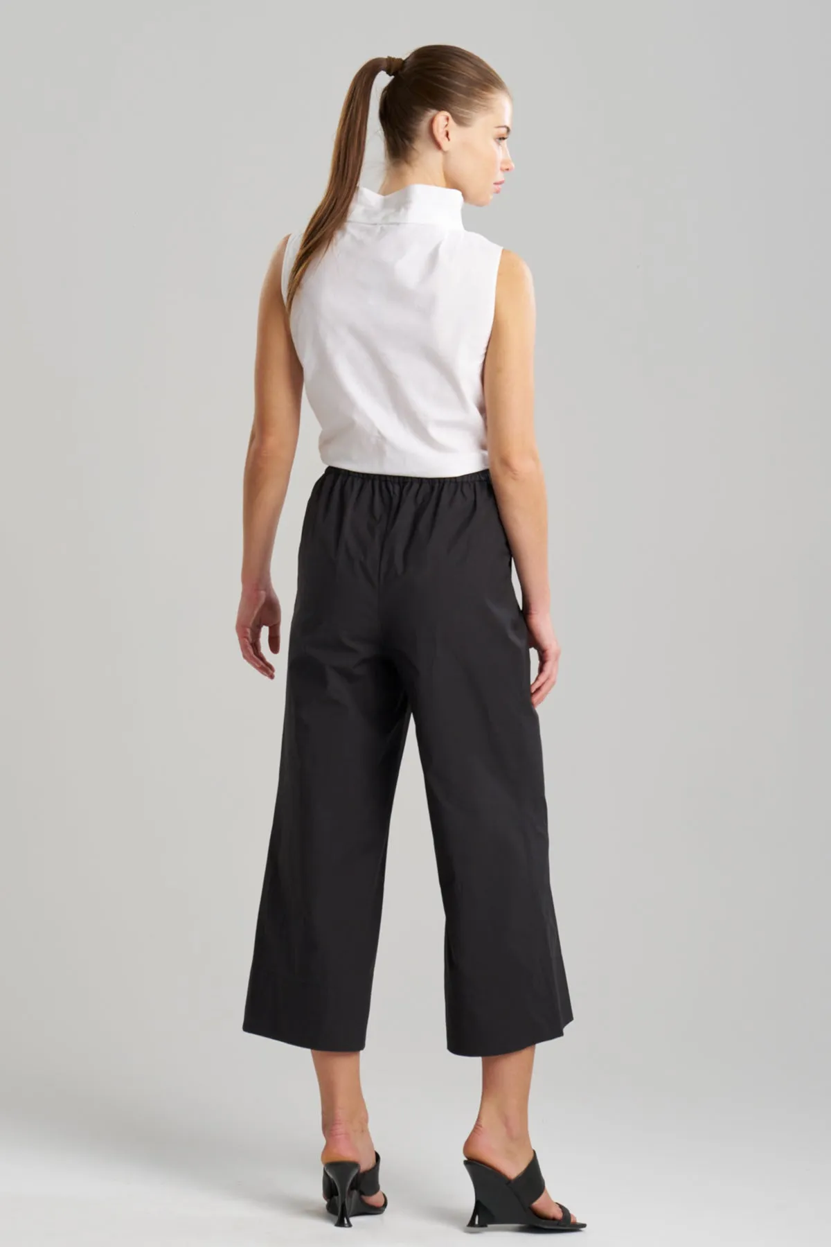 Tech Cotton Taffeta Pull Over Cropped Pants sold by Natori product image thumbnail 3
