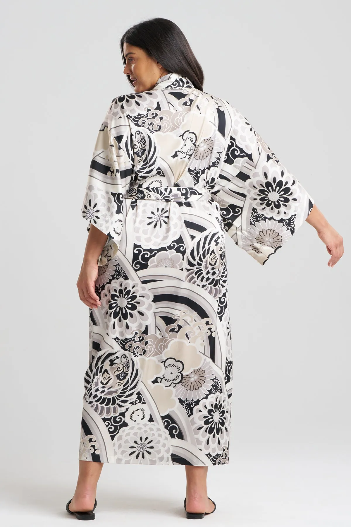 Medallion Robe sold by Natori product image thumbnail 4