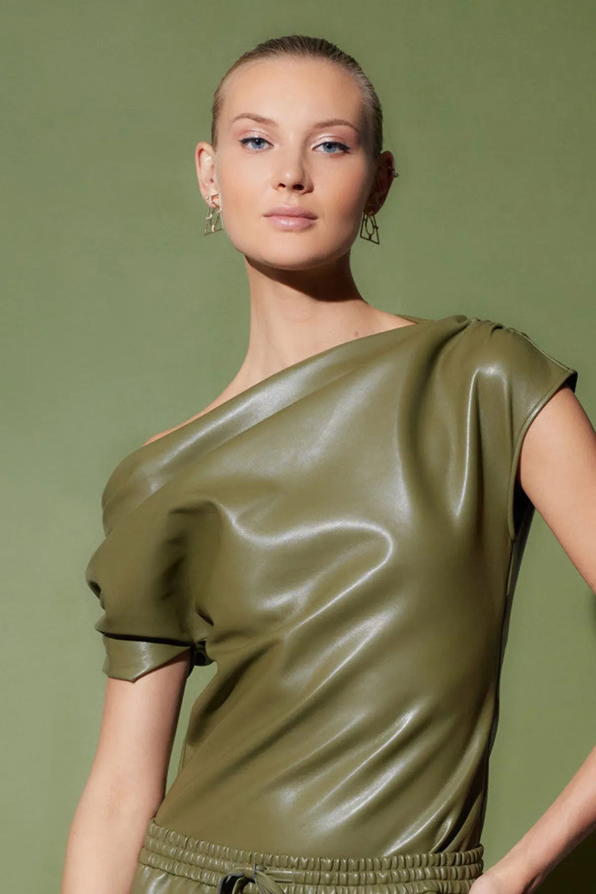 Infinity 14K Gold Geometric Hoop Earrings sold by Natori product image thumbnail 2