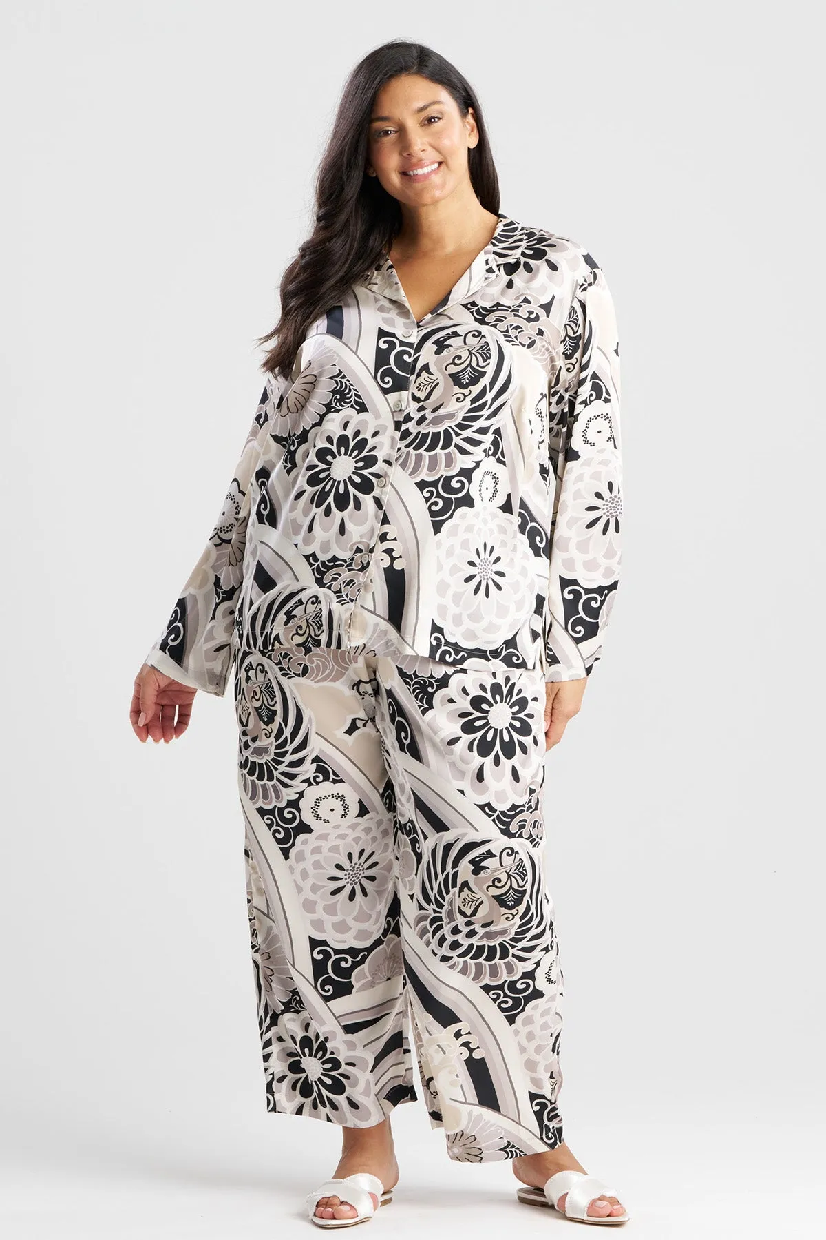 Medallion Notch Button Front PJ sold by Natori product image thumbnail 4