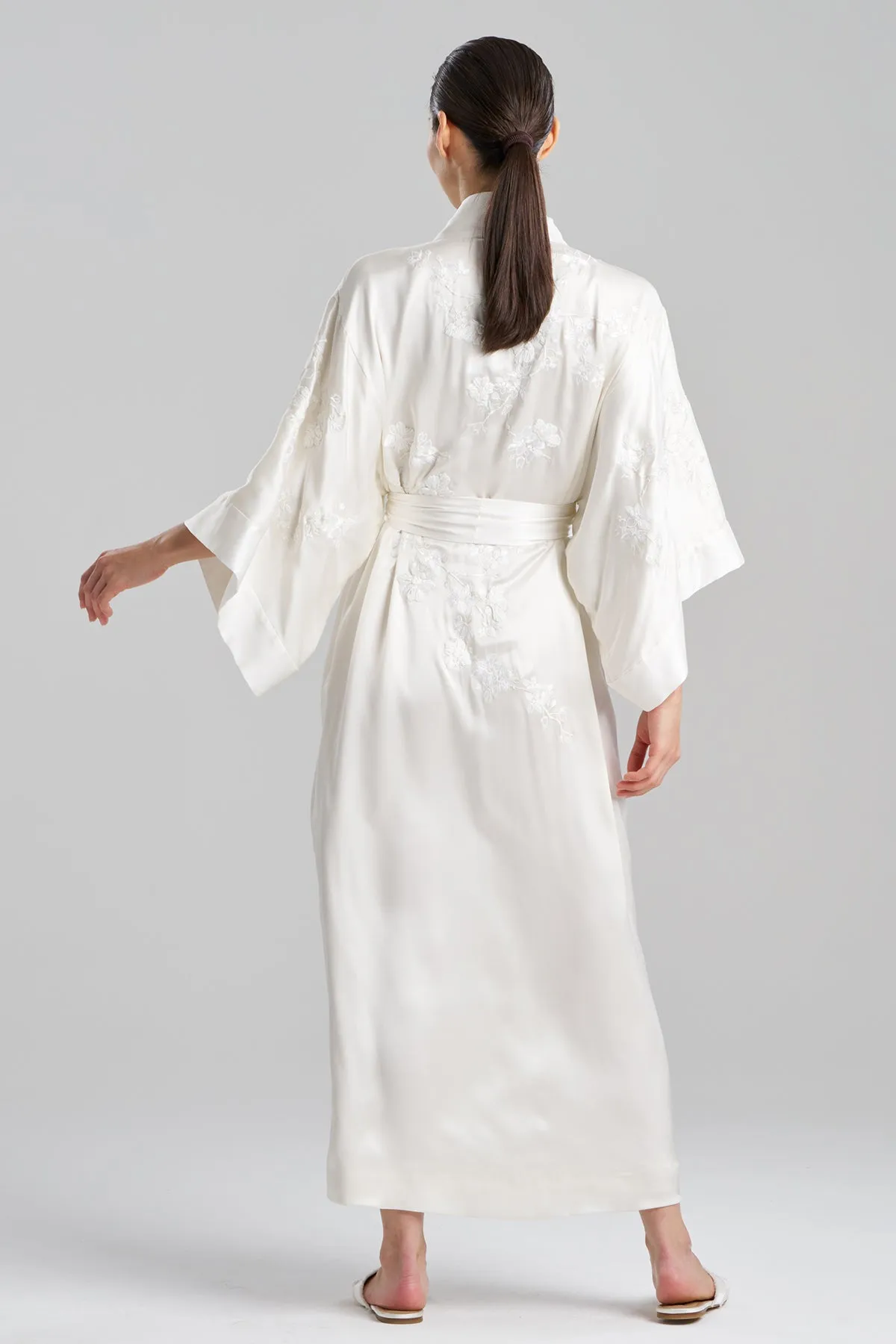 Couture Sakura Embroidered Silk Robe sold by Natori product image thumbnail 3