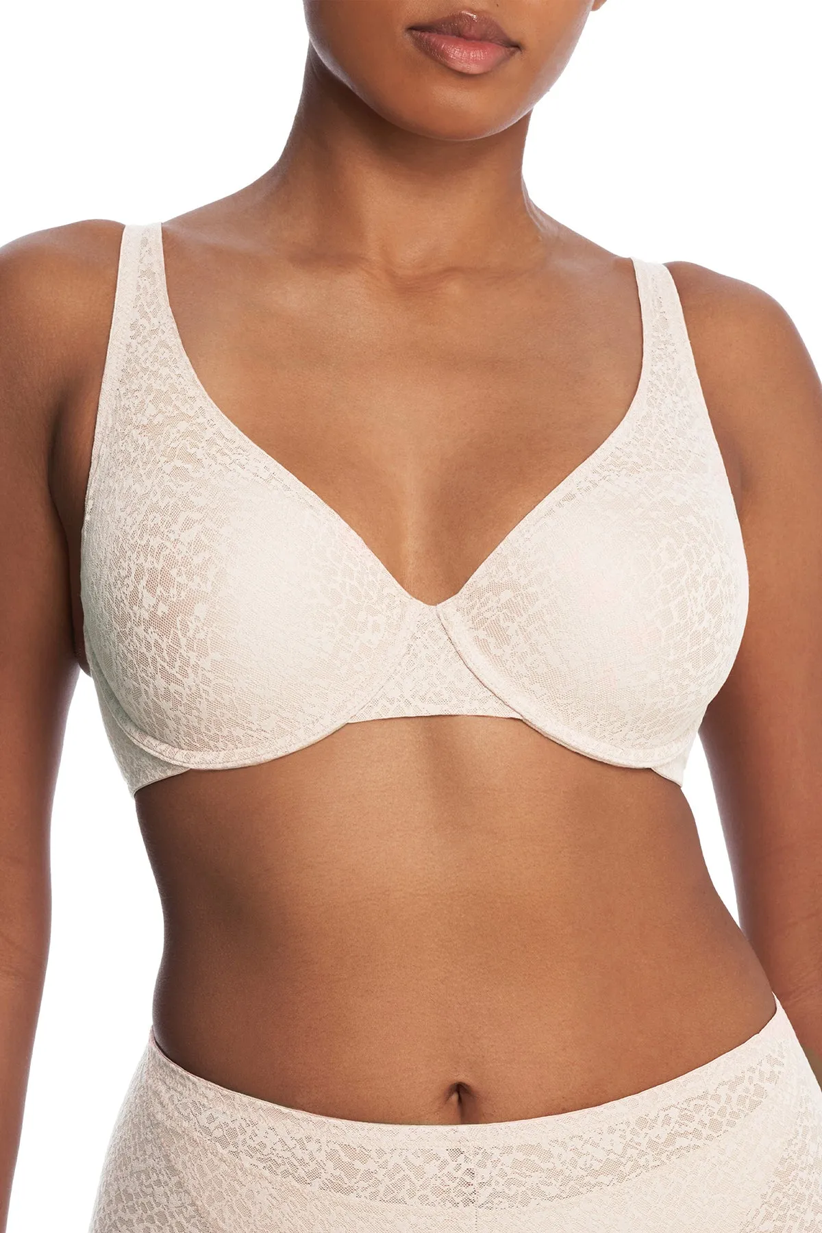 Pretty Smooth Full Fit Contour Underwire Bra sold by Natori