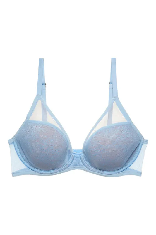 Escape Spacer Underwire Bra made by Natori