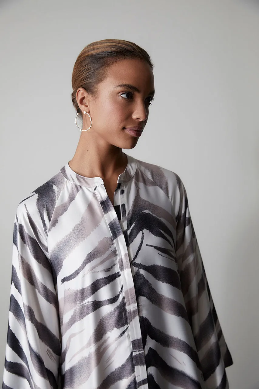 Tigre Mandarin Caftan sold by Natori product image thumbnail 5