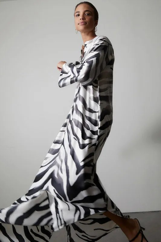 Tigre Mandarin Caftan sold by Natori