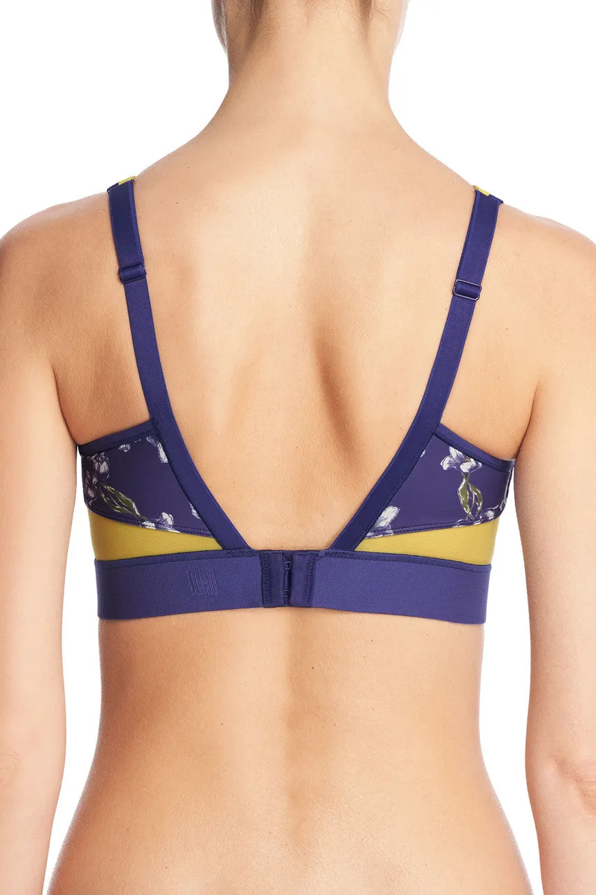 Gravity Contour Underwire Sports Bra sold by Natori product image thumbnail 3