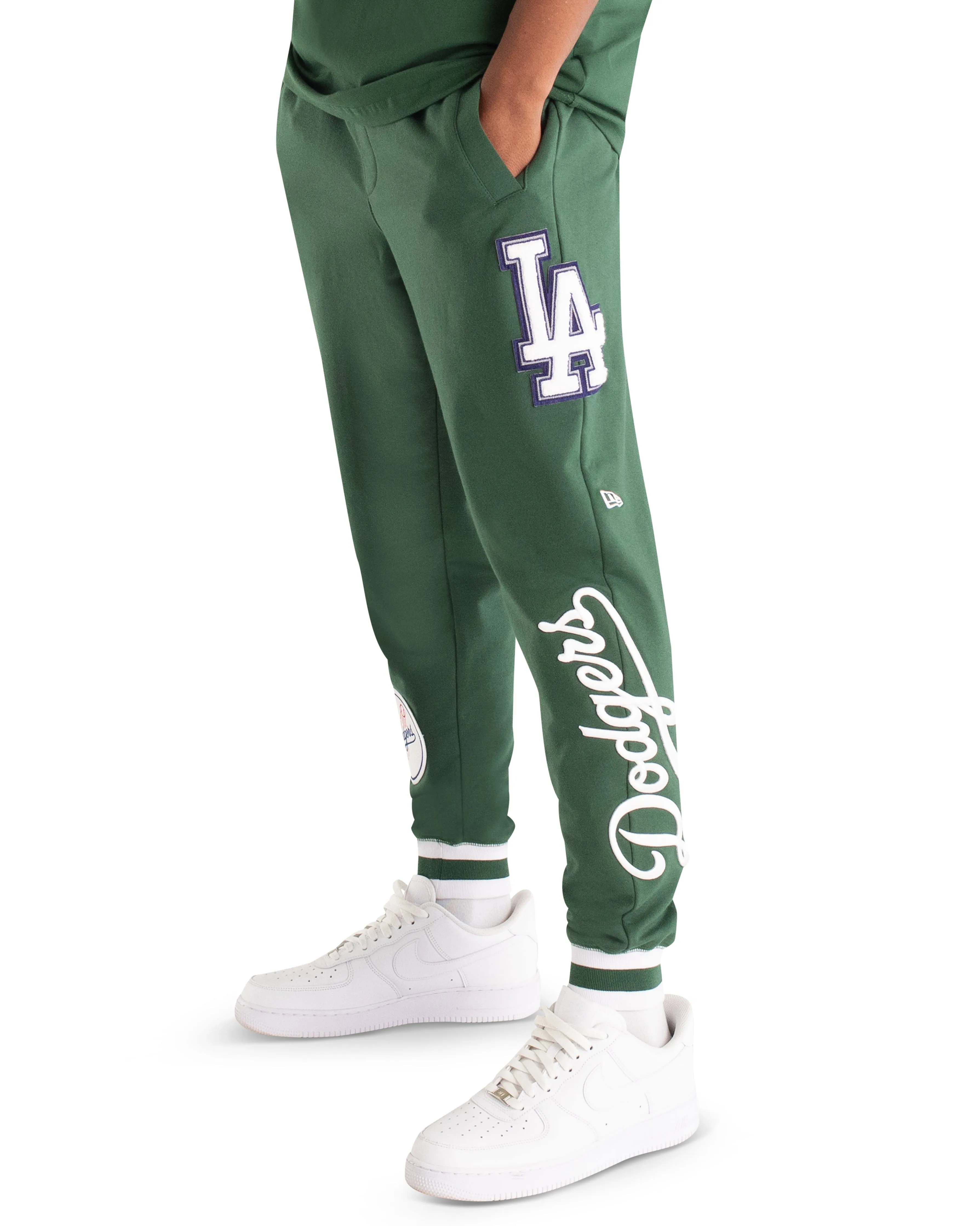 Los Angeles Dodgers Logo Select Color Flip Black Jogger sold by New Era product image thumbnail 2