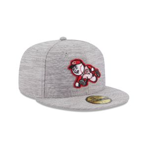 Cincinnati Reds 2023 Clubhouse Gray 59FIFTY Fitted Hat sold by New Era