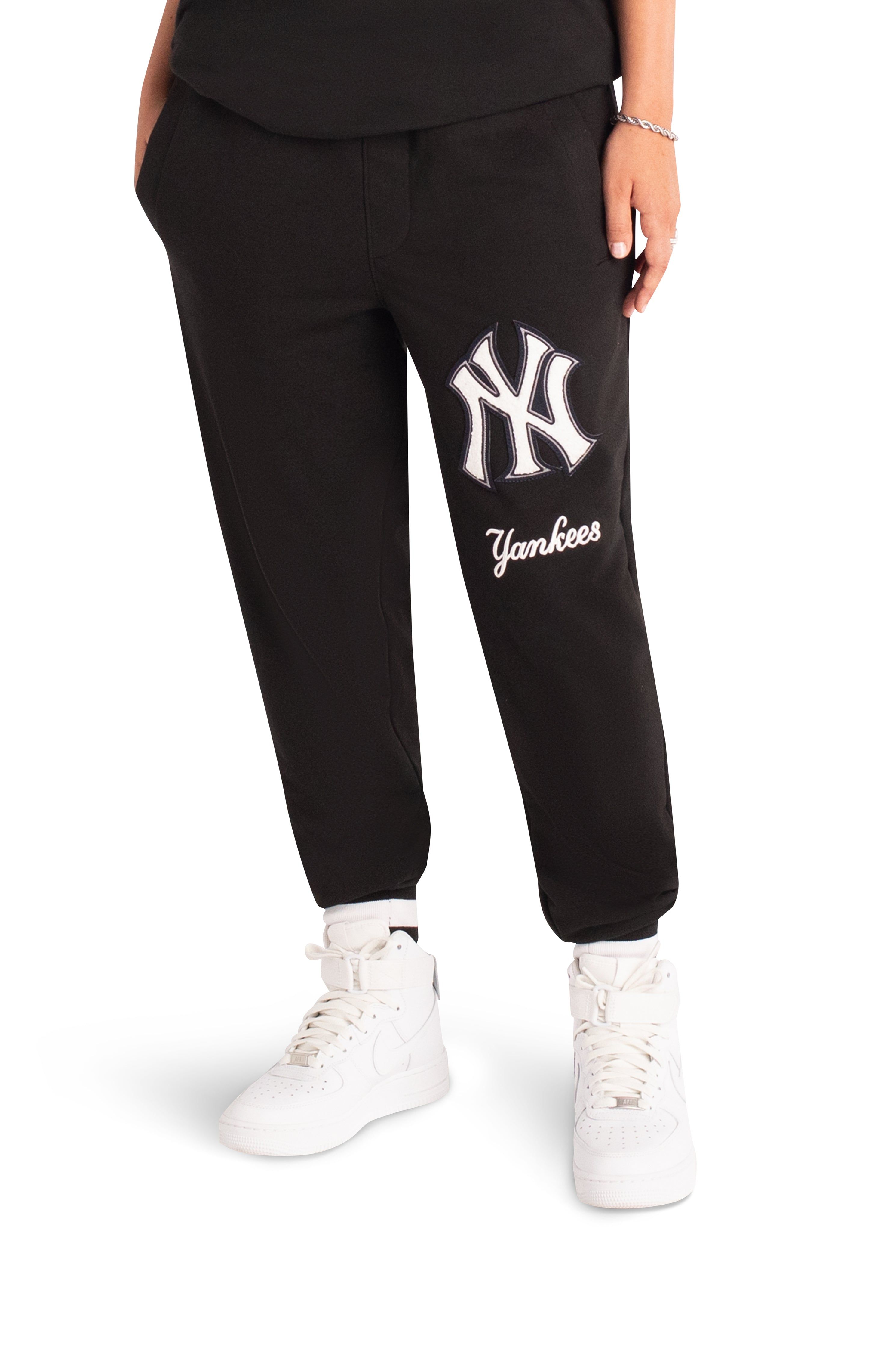 Chicago White Sox Logo Select Black Jogger sold by New Era product image thumbnail 2