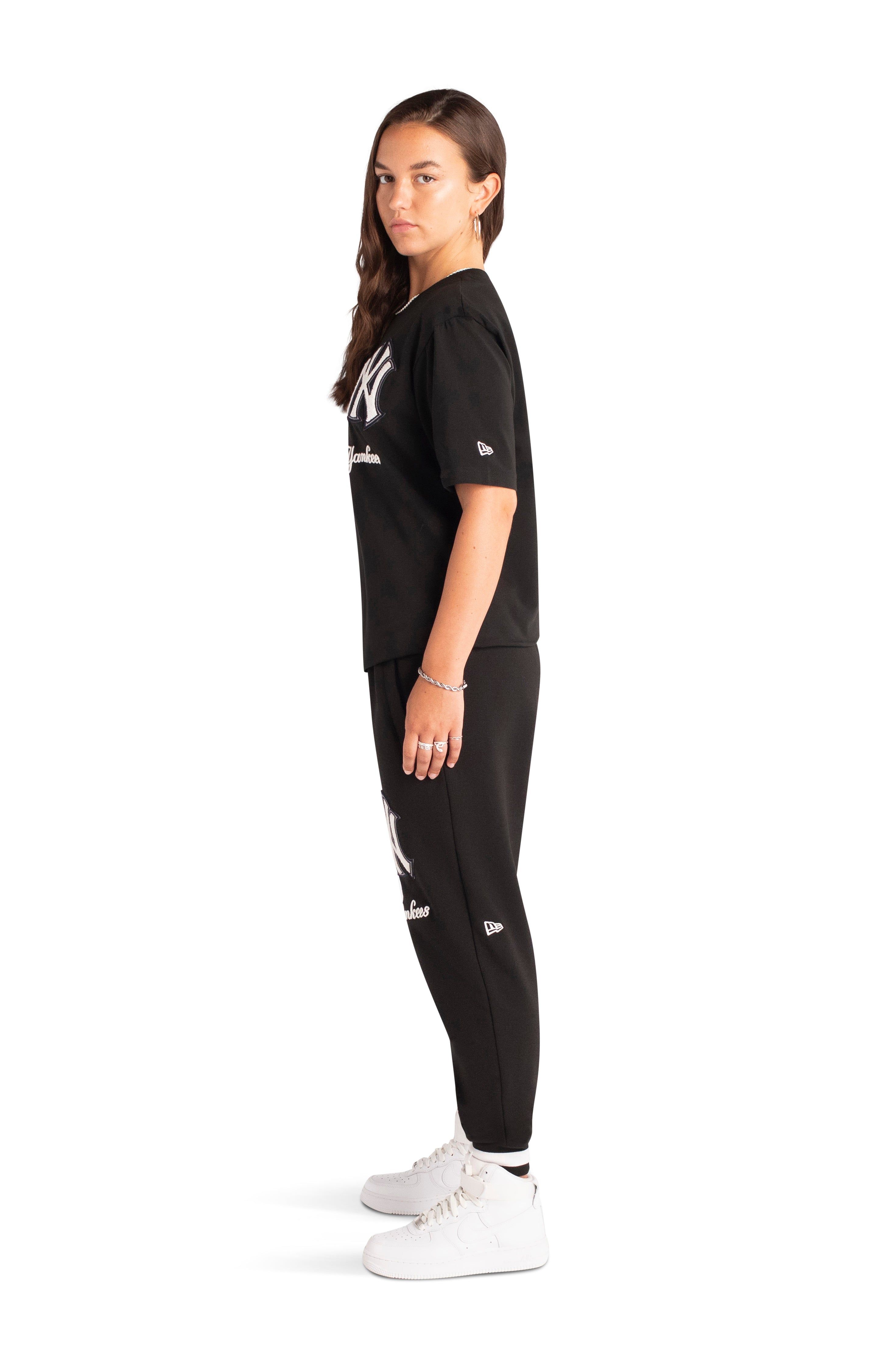 Atlanta Braves Logo Select Black T-Shirt sold by New Era product image thumbnail 5