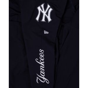 New York Yankees Logo Select Jogger sold by New Era