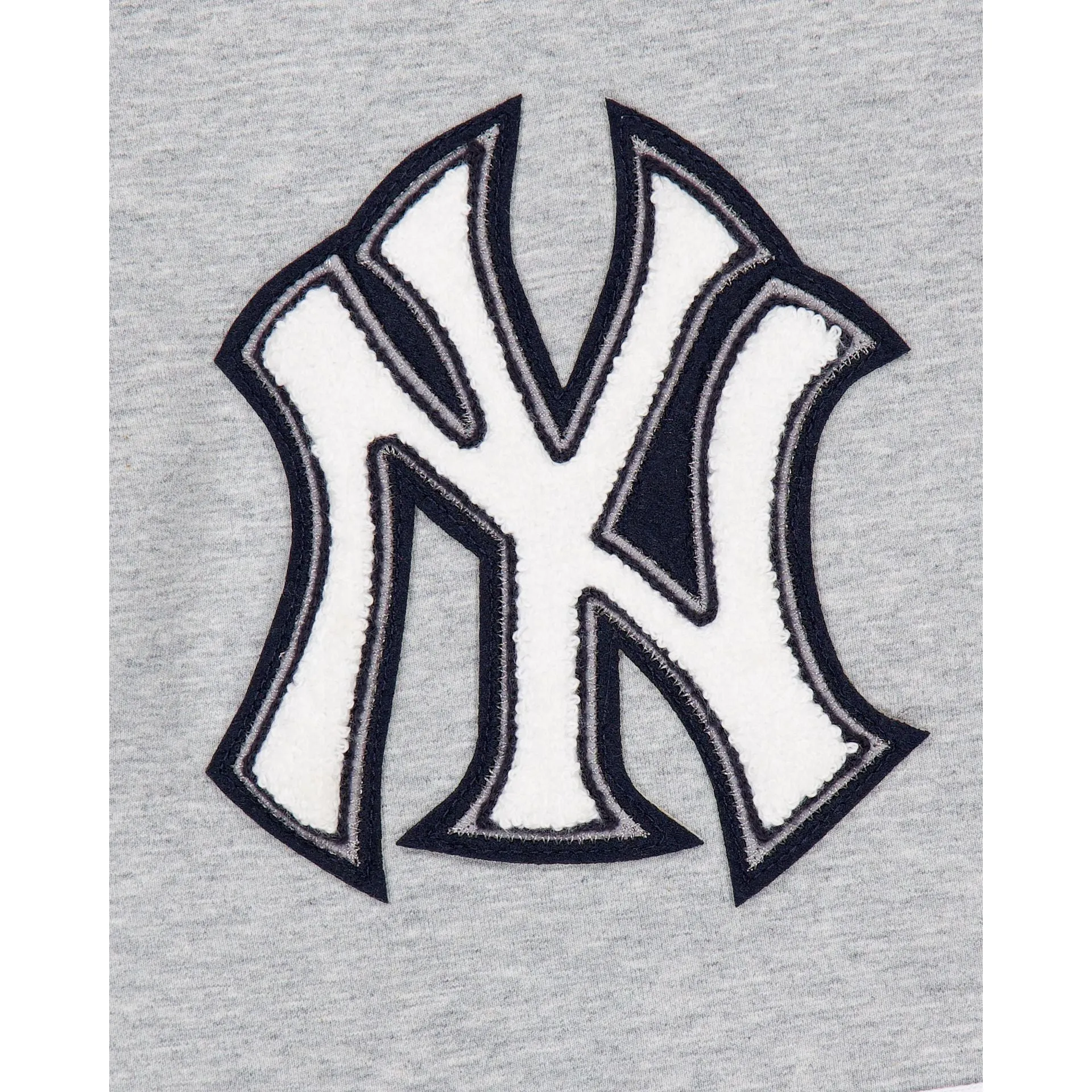 New York Yankees Gray Logo Select Shorts sold by New Era product image thumbnail 5