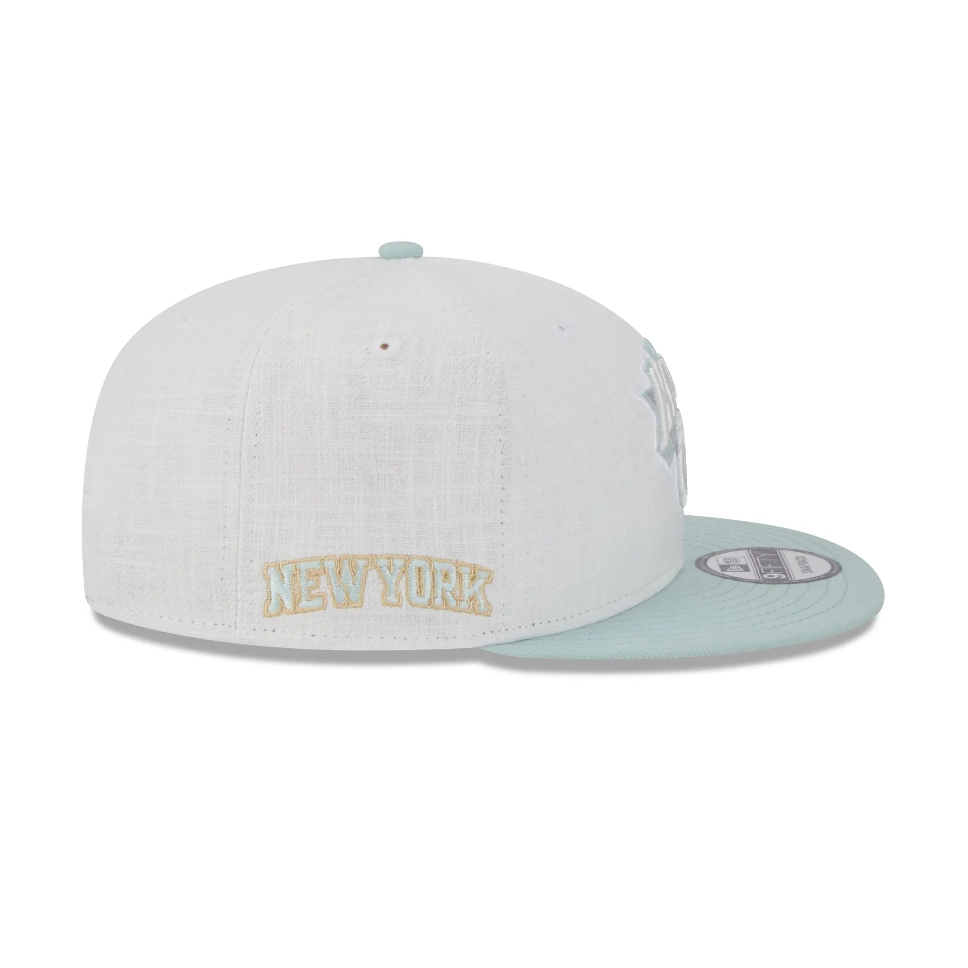 New York Knicks Minty Breeze Logo Select 9FIFTY Snapback Hat sold by New Era product image thumbnail 4