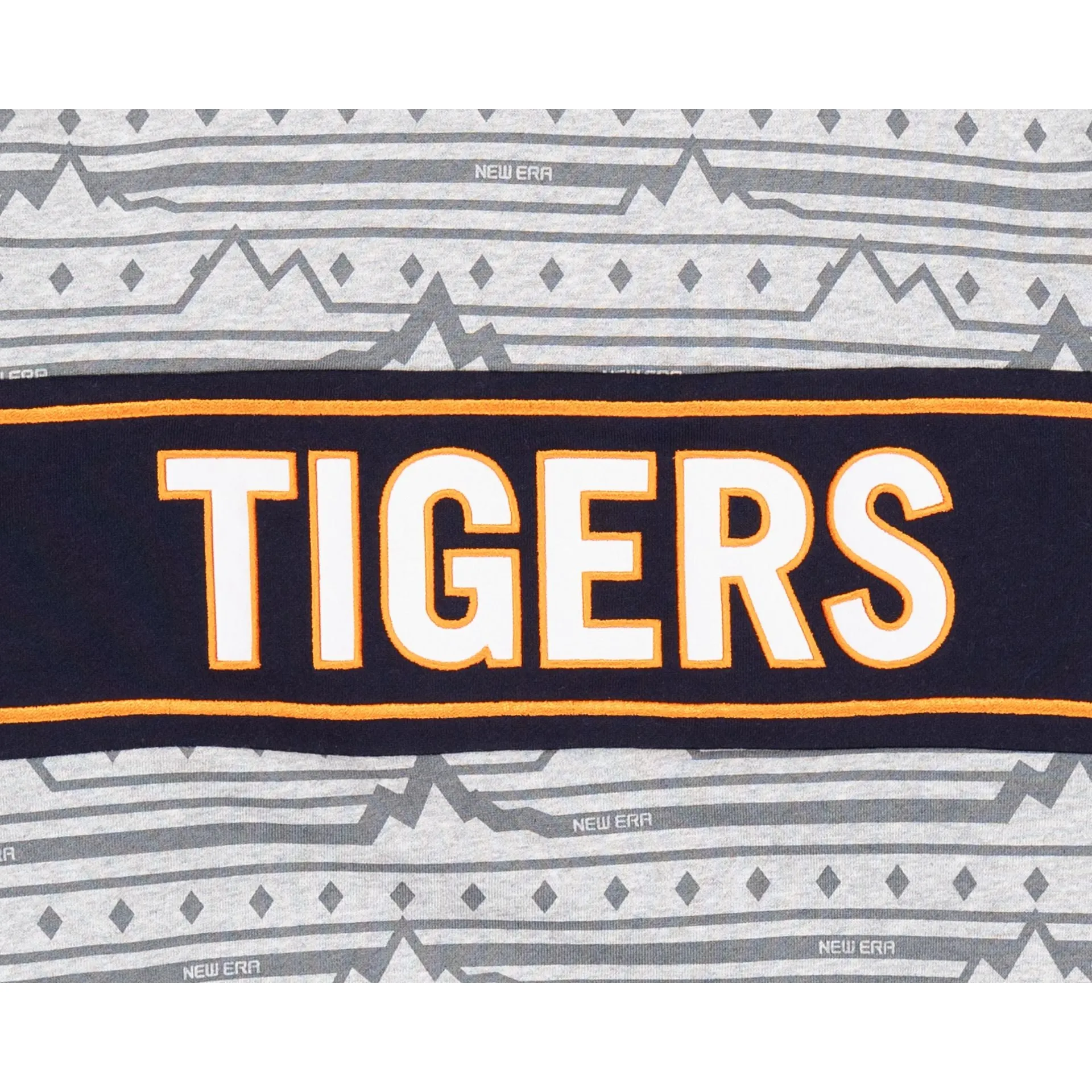 Detroit Tigers Lift Pass Crewneck sold by New Era product image thumbnail 4