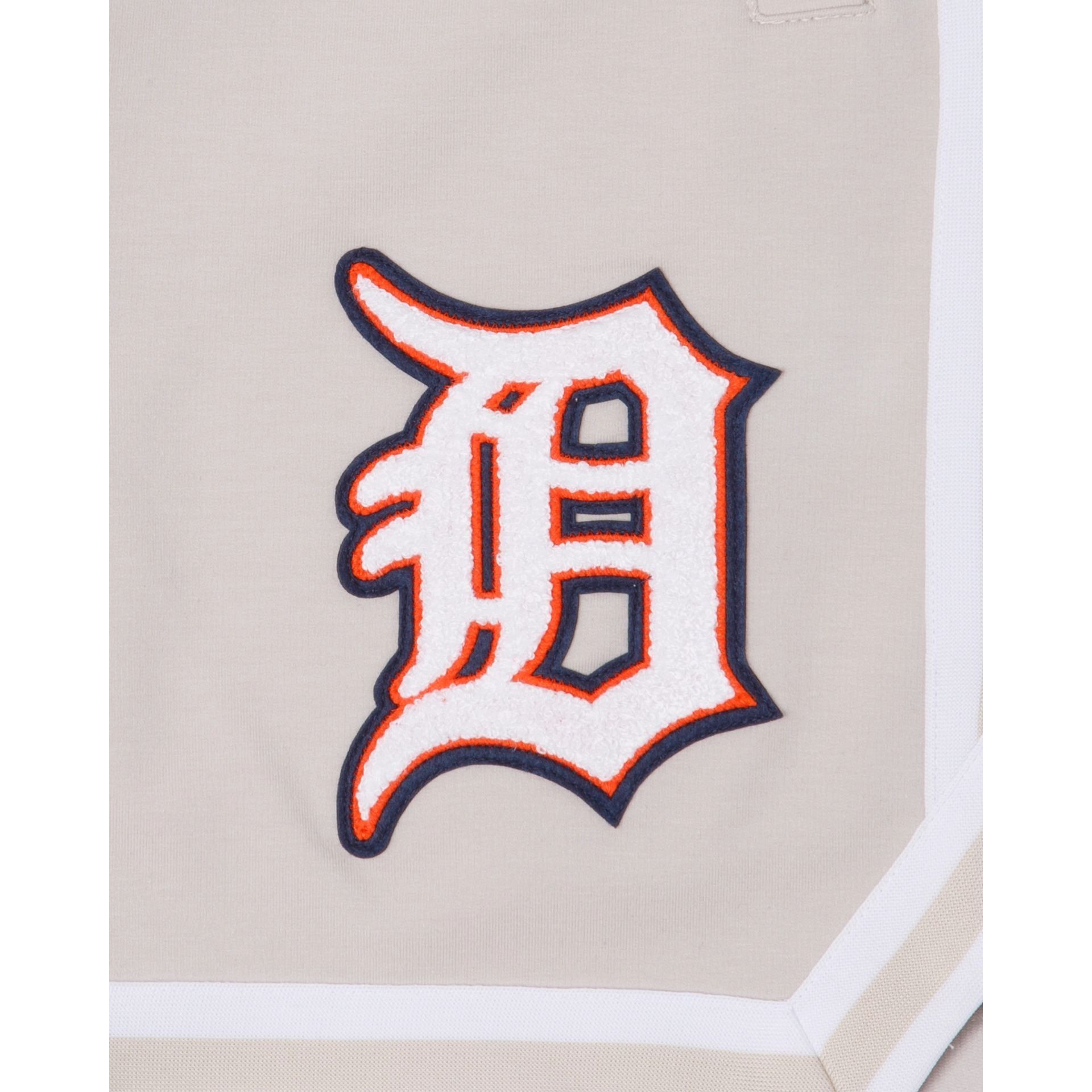 Detroit Tigers Logo Select Chrome Shorts sold by New Era product image thumbnail 5
