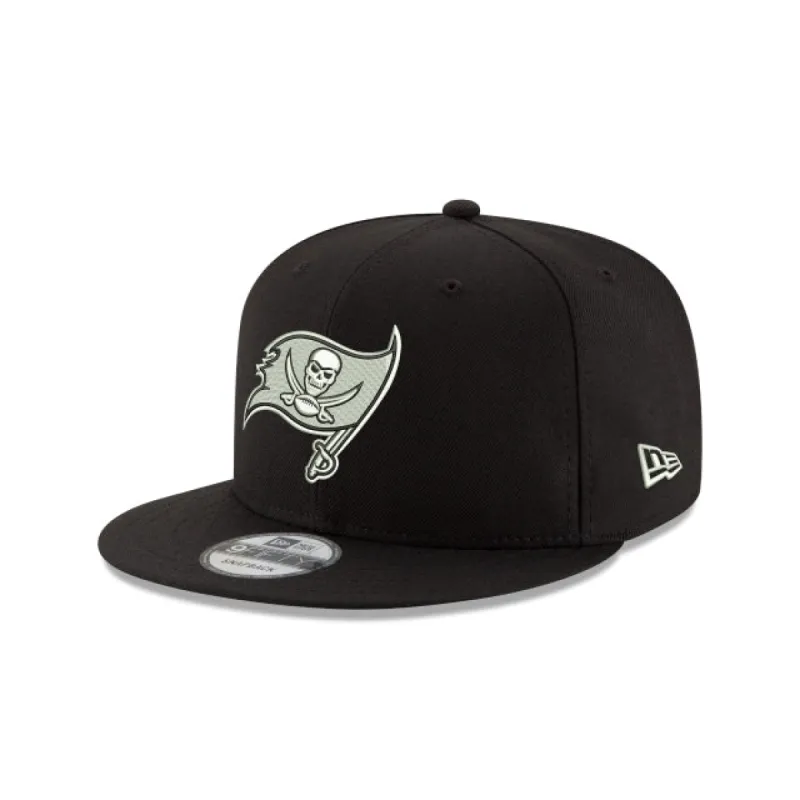 Tampa Bay Buccaneers Black and White 9FIFTY Snapback Hat sold by New Era