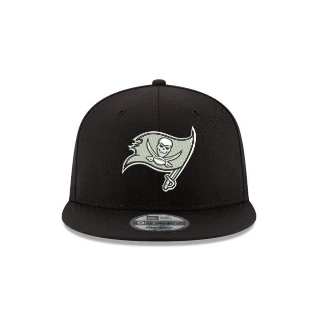 Tampa Bay Buccaneers Black and White 9FIFTY Snapback Hat sold by New Era product image thumbnail 2