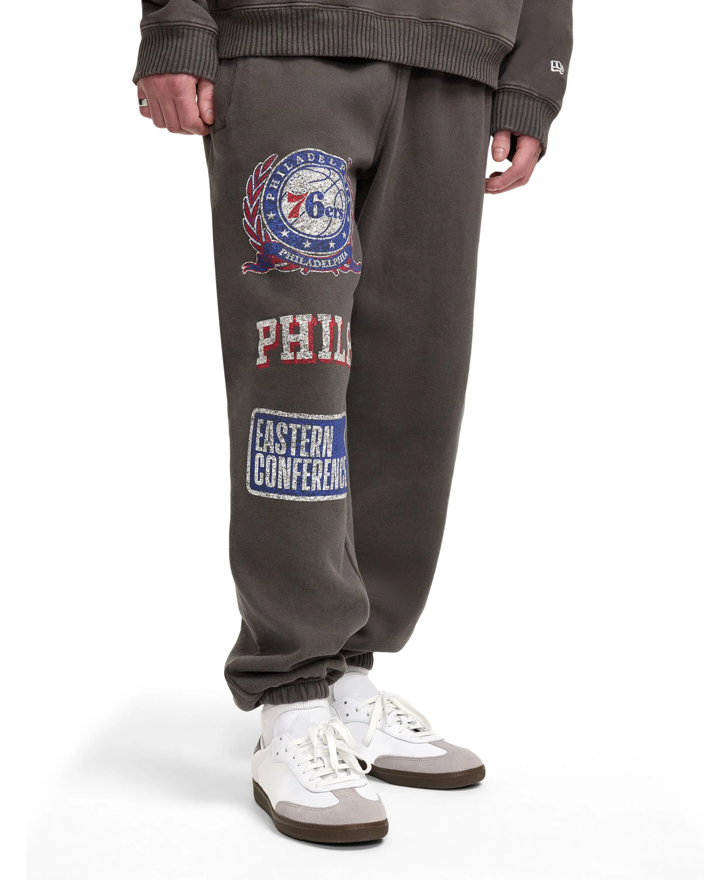 Los Angeles Lakers Oversized Essentials Sweatpants sold by New Era product image thumbnail 2