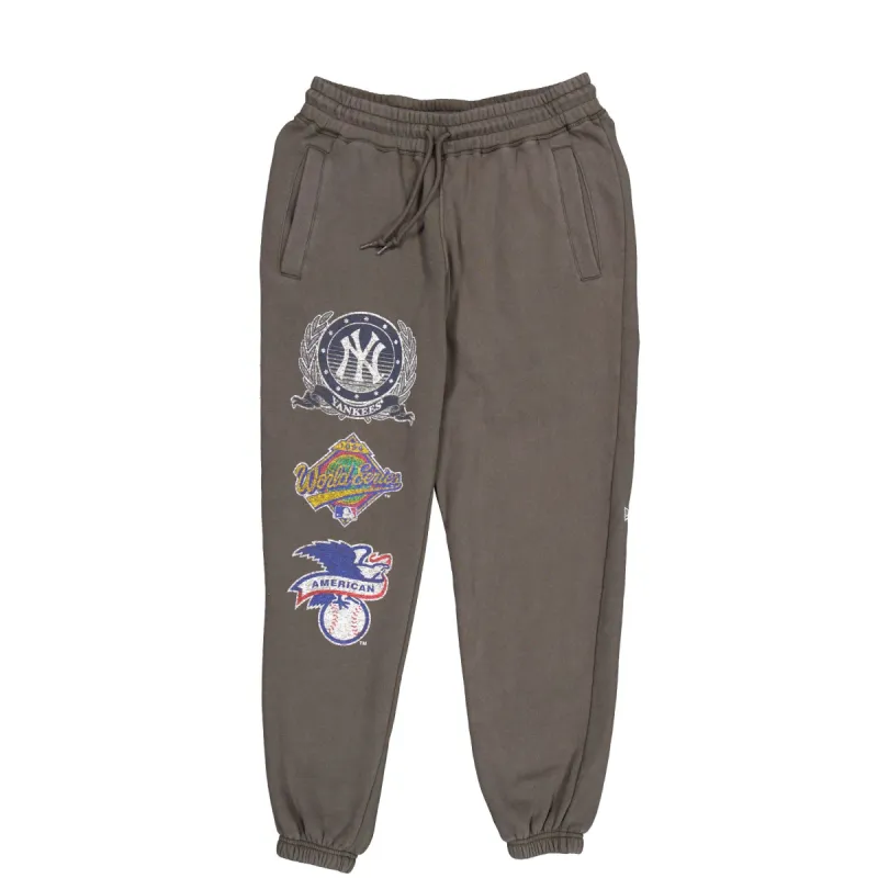New York Yankees Oversized Essentials Sweatpants sold by New Era