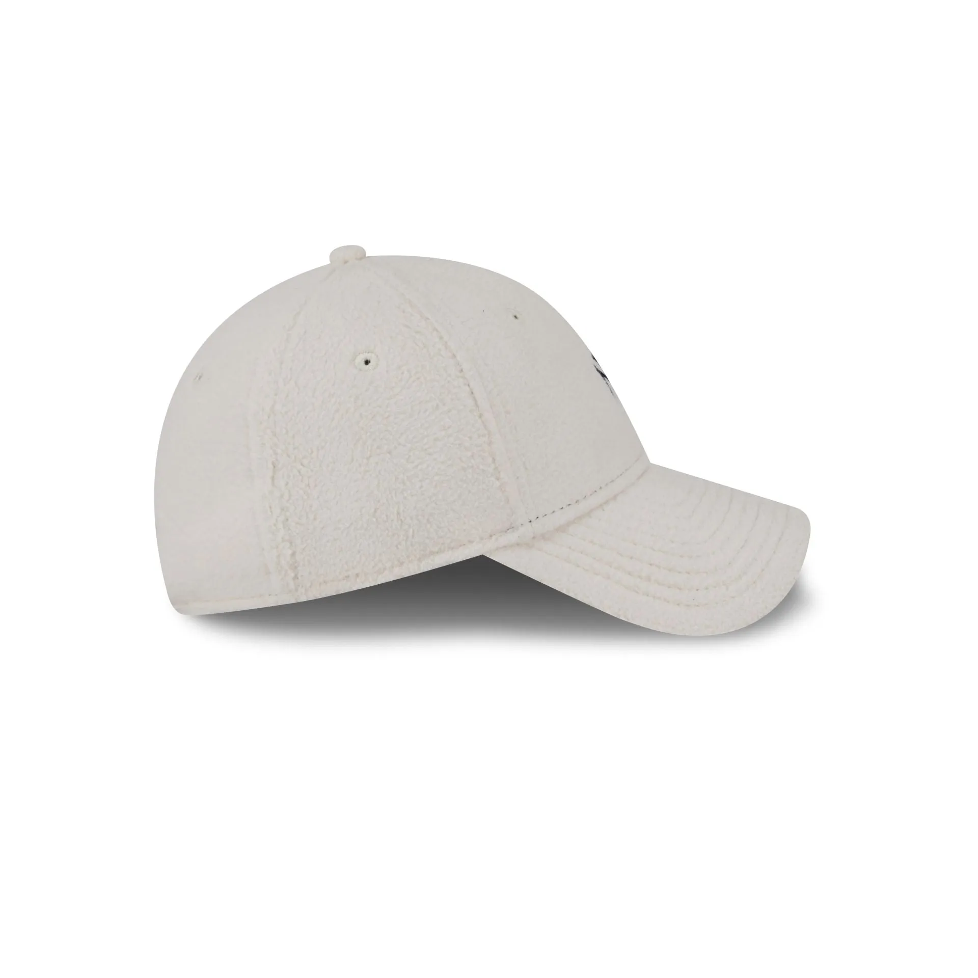 New York Yankees Cozy Women's 9FORTY Adjustable Hat sold by New Era product image thumbnail 5