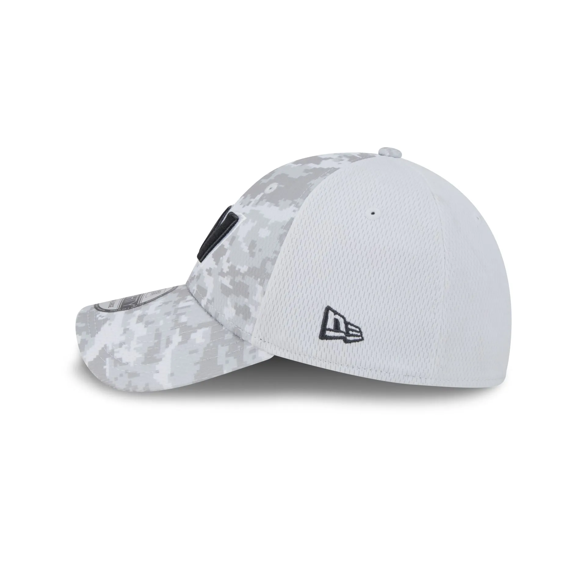 Washington Commanders 2024 Salute to Service 39THIRTY Stretch Fit Hat sold by New Era product image thumbnail 5