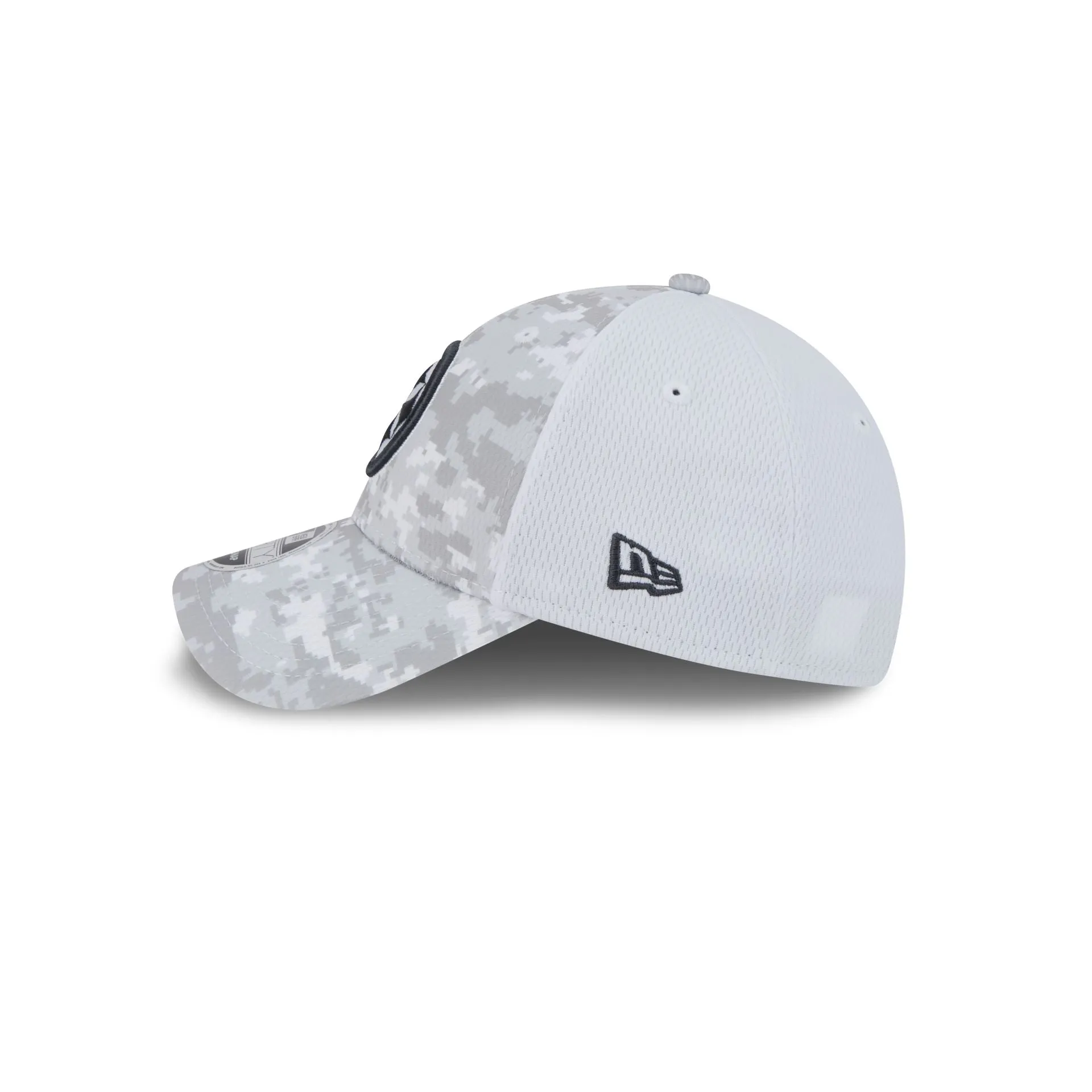 Pittsburgh Steelers 2024 Salute to Service 9FORTY Stretch-Snap Hat sold by New Era product image thumbnail 5