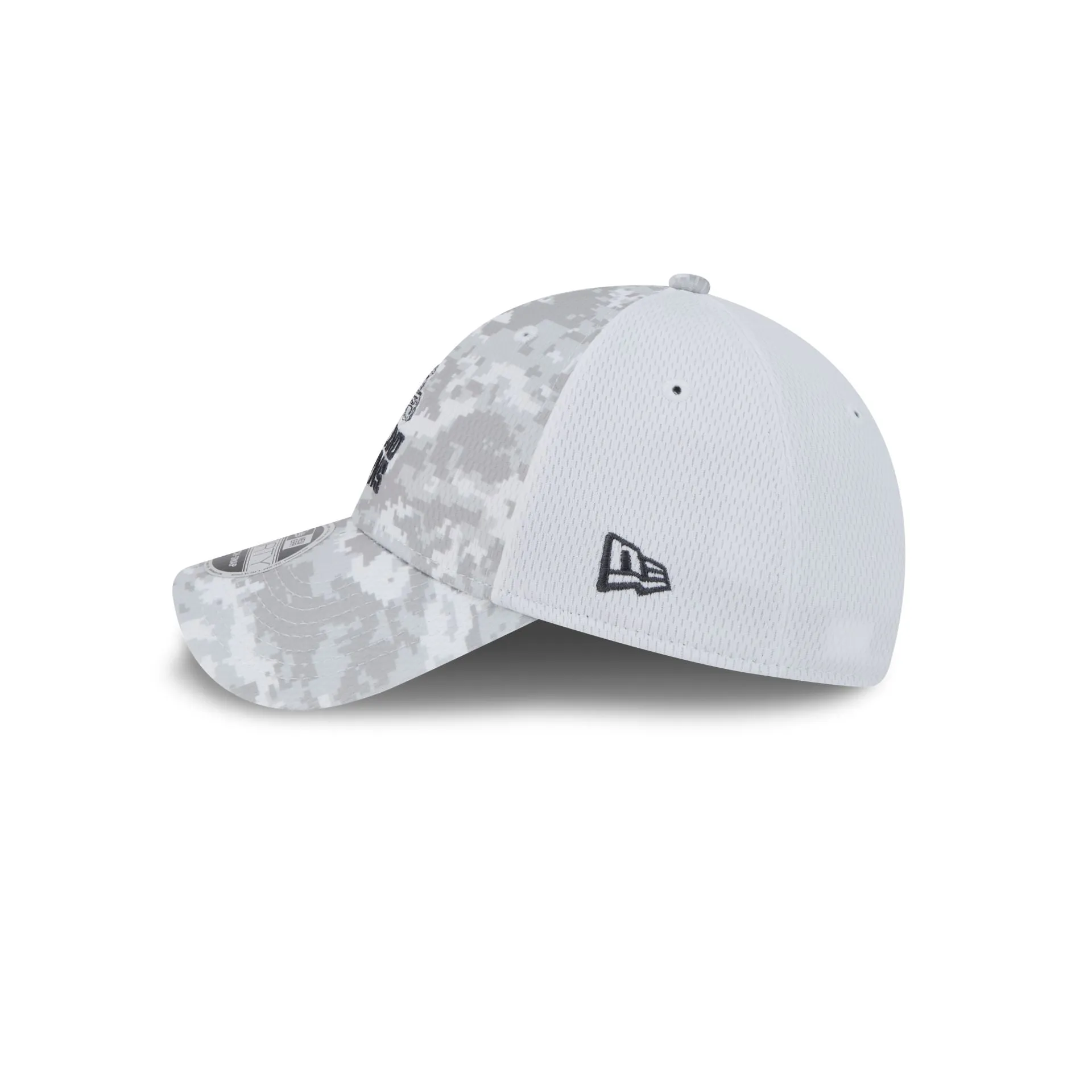 Cleveland Browns 2024 Salute to Service 9FORTY Stretch-Snap Hat sold by New Era product image thumbnail 5