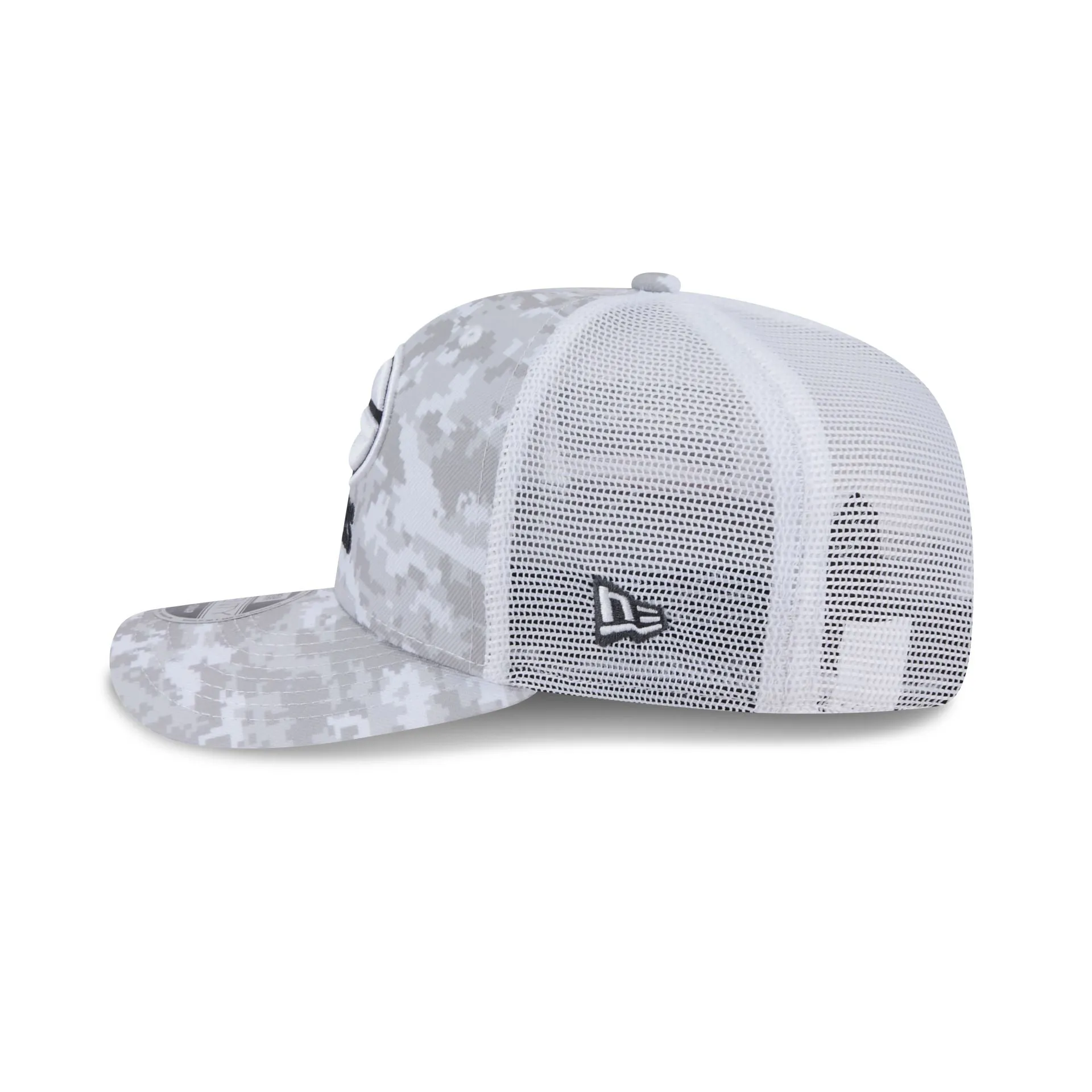 Green Bay Packers 2024 Salute to Service 9SEVENTY Trucker Hat sold by New Era product image thumbnail 5