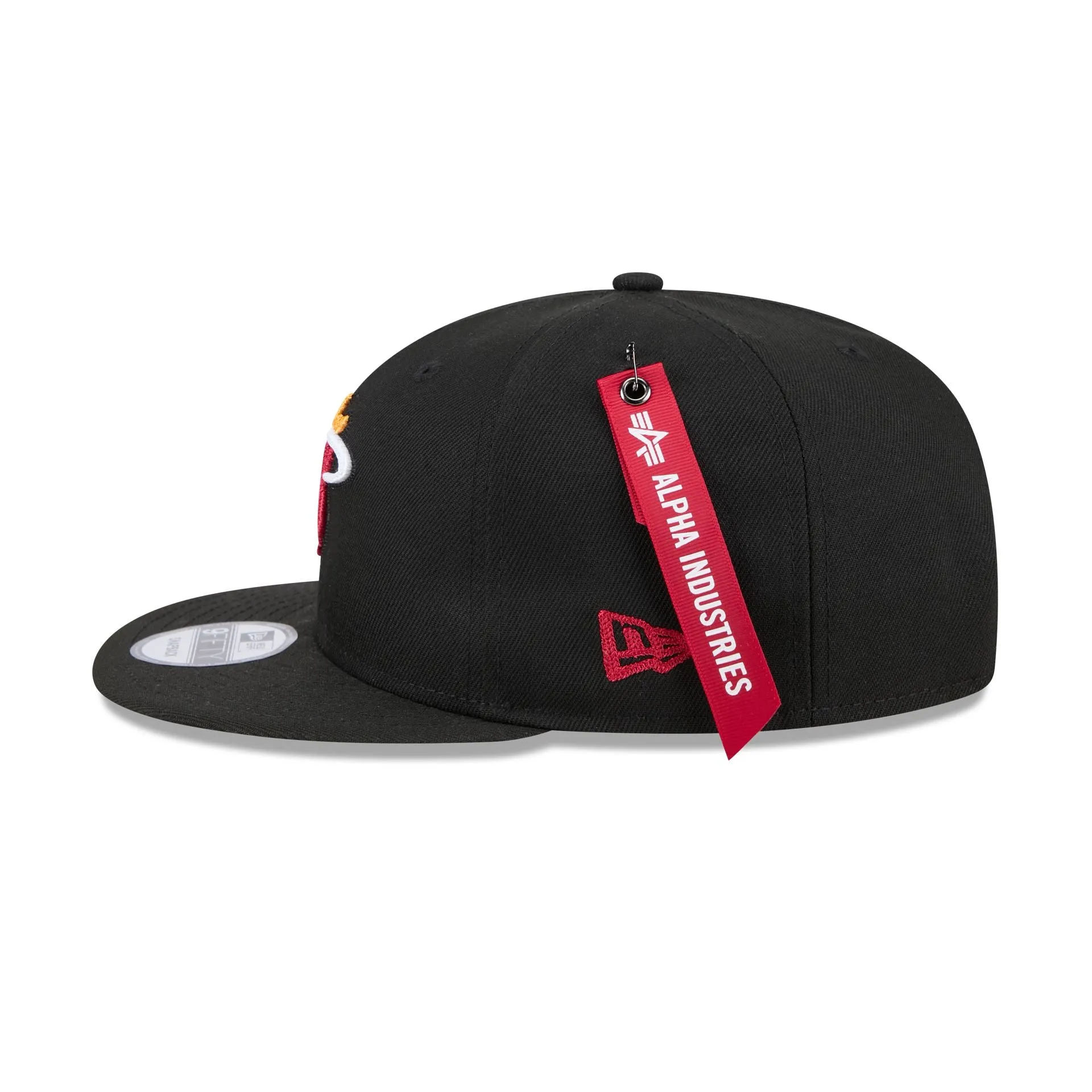 Alpha Industries x Miami Heat Black 9FIFTY Snapback Hat sold by New Era product image thumbnail 4