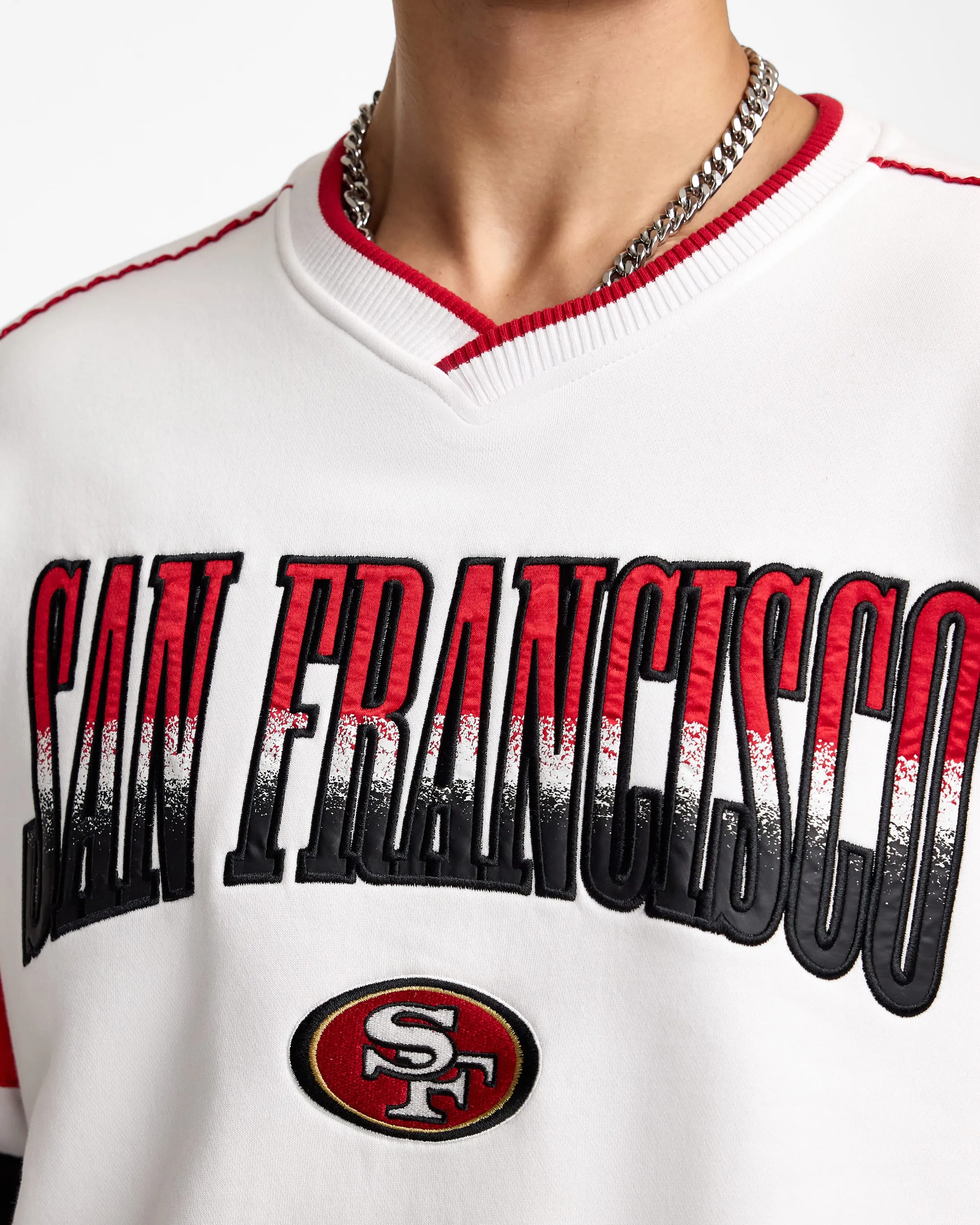 Chicago Bulls Sport Classics White Crewneck sold by New Era product image thumbnail 4