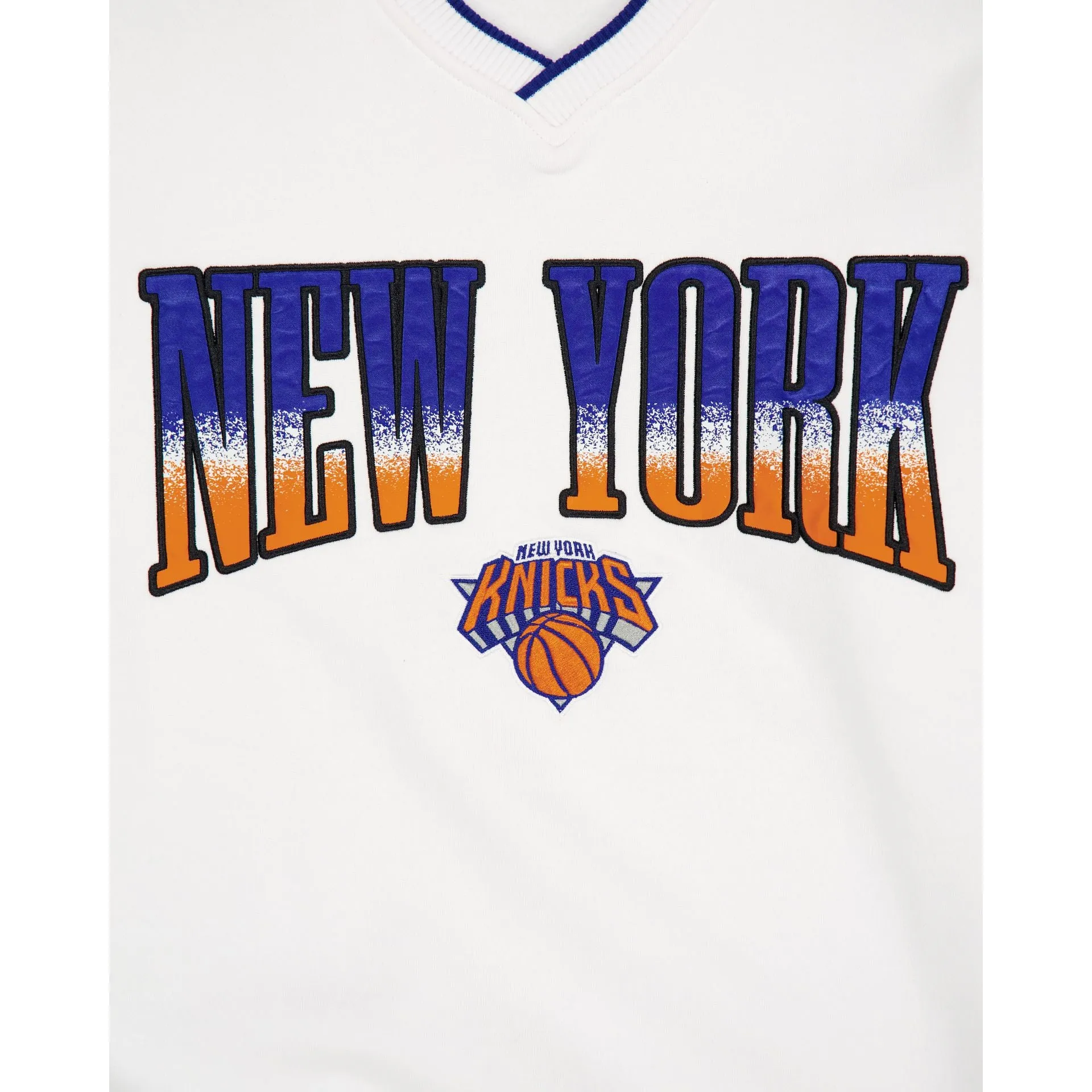 New York Knicks Sport Classics White Crewneck sold by New Era product image thumbnail 5