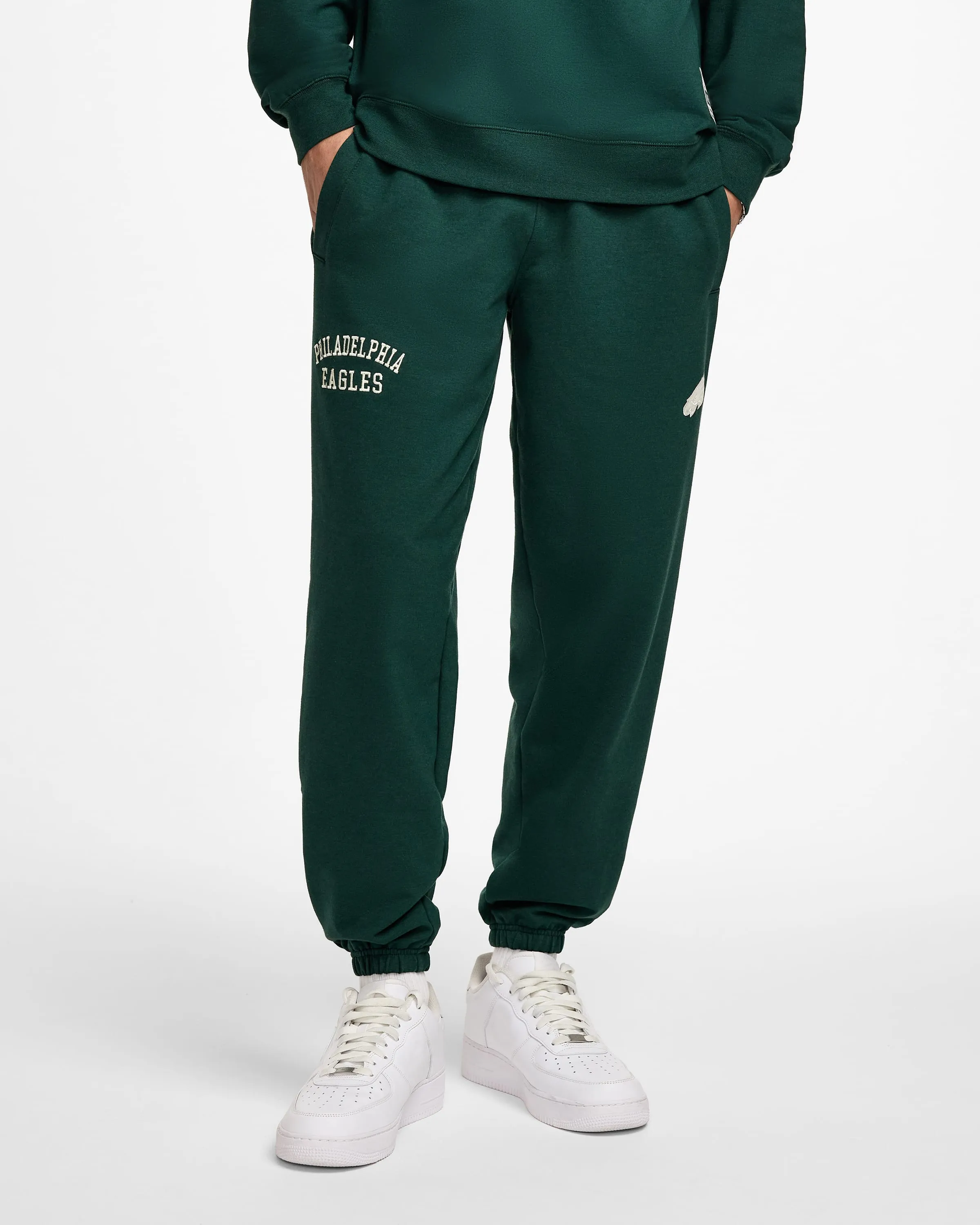 Chicago Bulls Dark Green Logo Select Sweatpants sold by New Era product image thumbnail 2