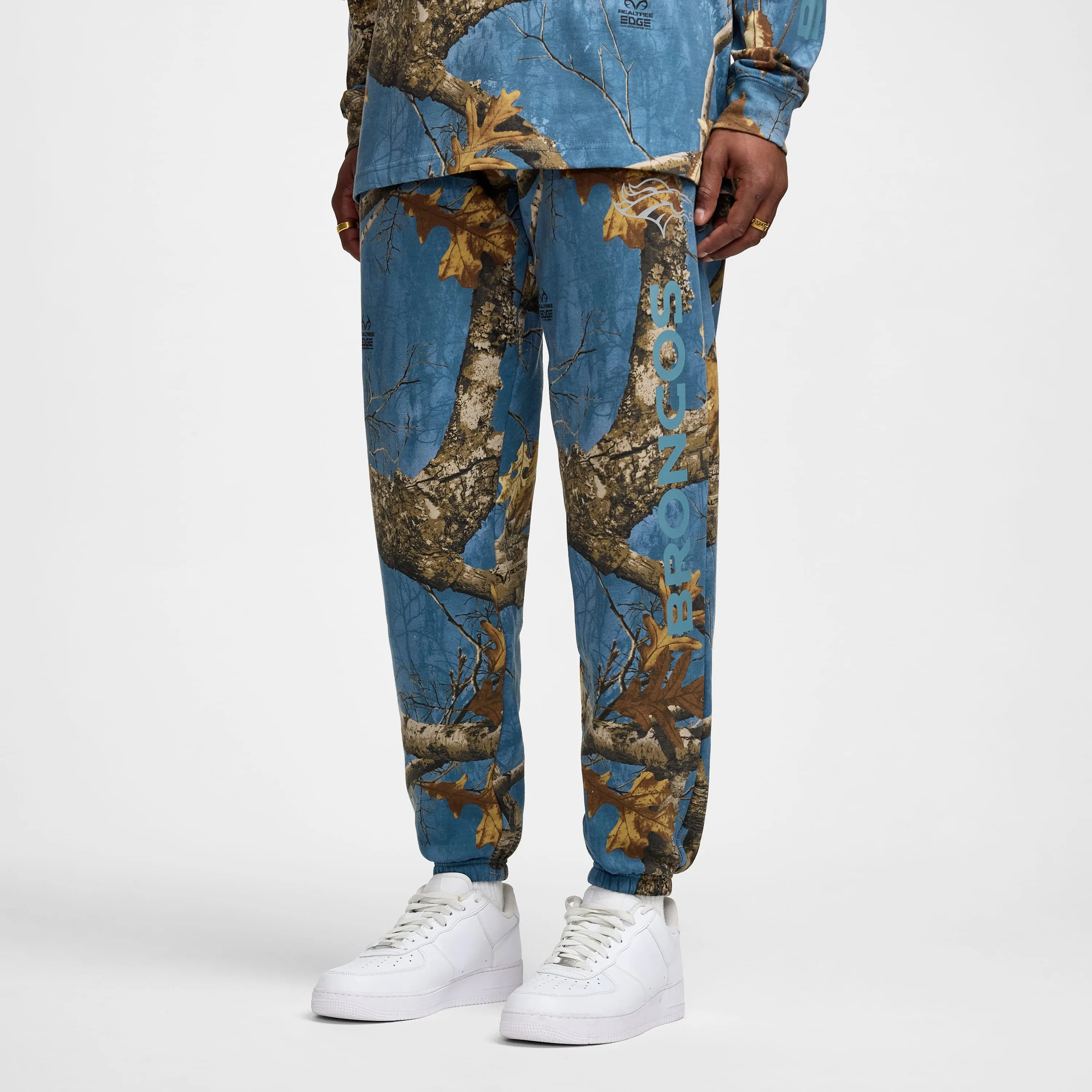 Philadelphia Eagles Realtree Sweatpants sold by New Era product image thumbnail 2