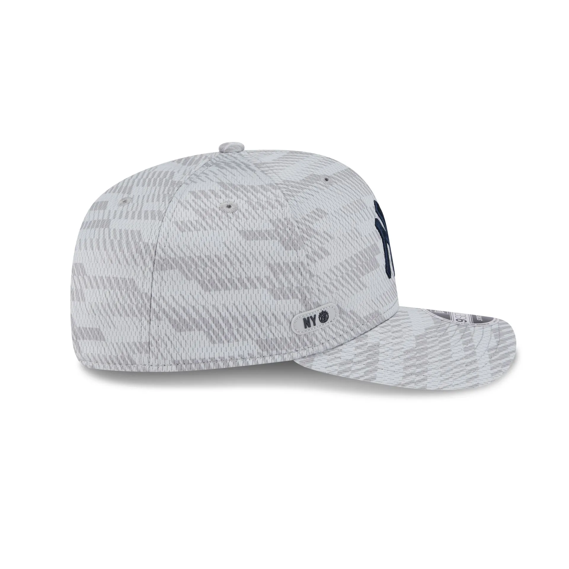 New York Yankees 2025 Clubhouse Gray 9SEVENTY Stretch-Snap Hat sold by New Era product image thumbnail 4