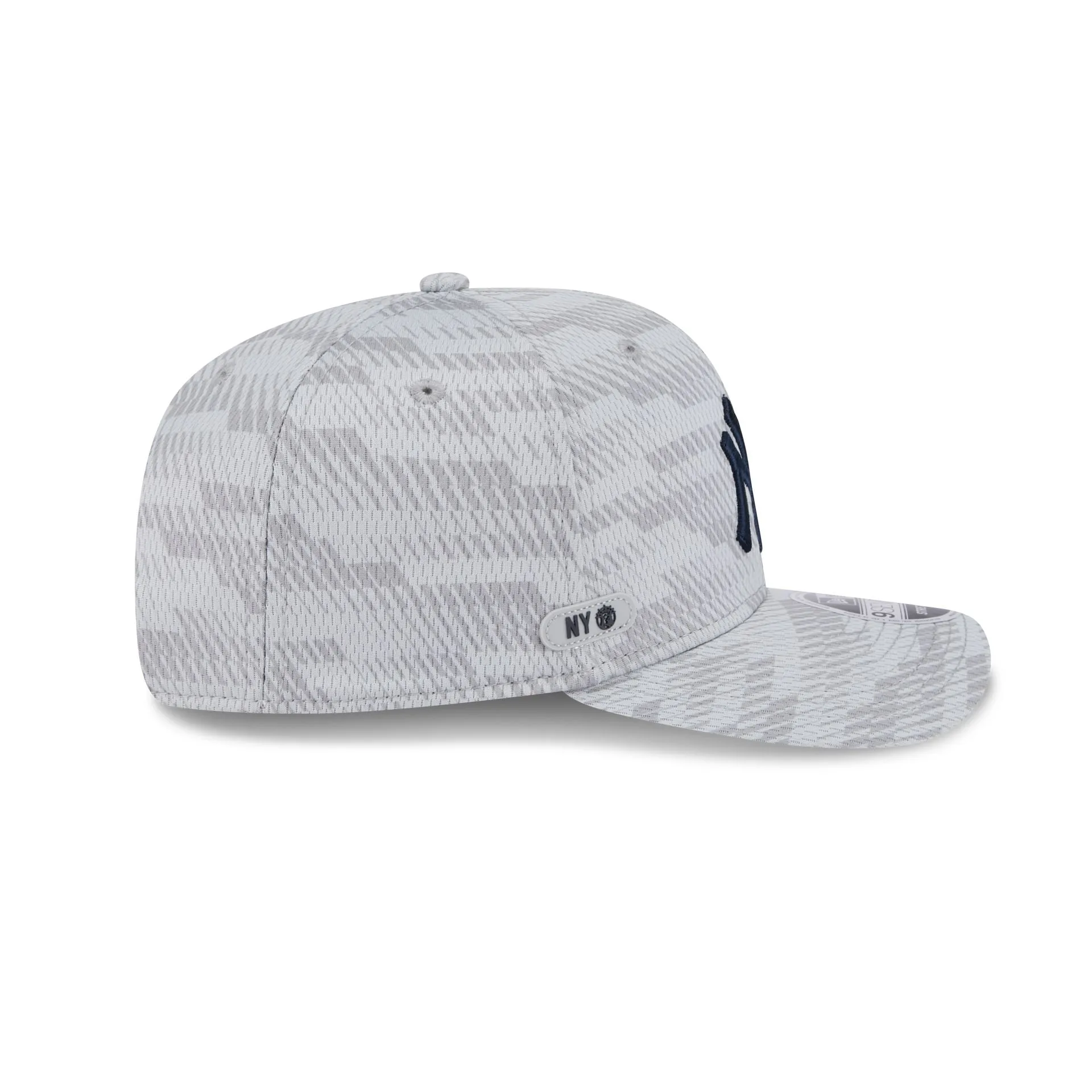 New York Yankees 2025 Clubhouse Gray 9FORTY M-Crown Snapback Hat sold by New Era product image thumbnail 4