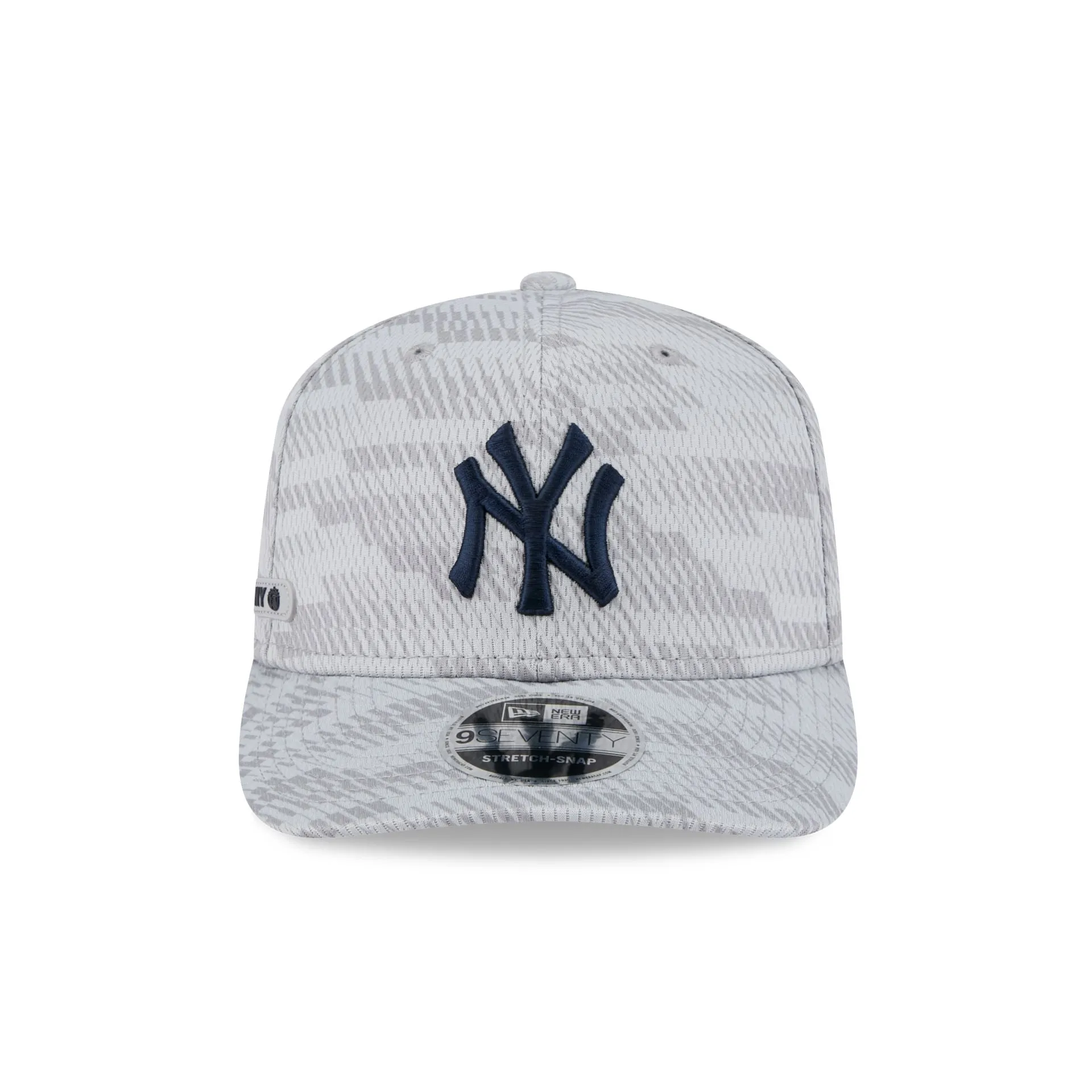 New York Yankees 2025 Clubhouse Gray 9FORTY M-Crown Snapback Hat sold by New Era product image thumbnail 2