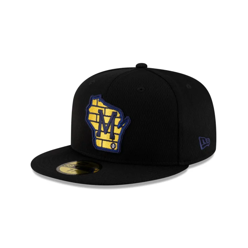 Milwaukee Brewers 2025 Clubhouse Alt Black 59FIFTY Fitted Hat sold by New Era