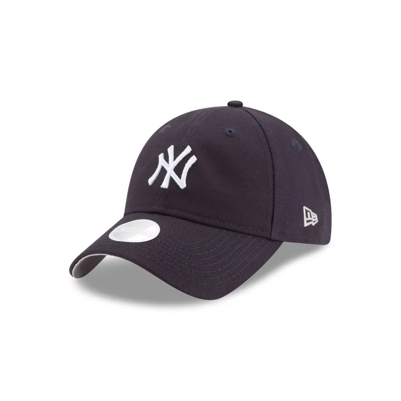 New York Yankees Waxed Canvas Women's 9TWENTY Adjustable Hat sold by New Era